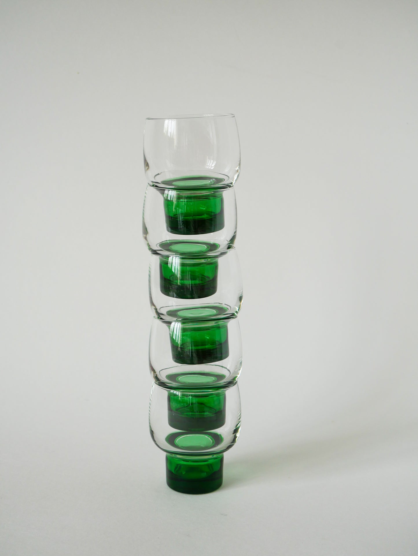 Lot de 5 petits verres à vin Design à pieds vert, 1970