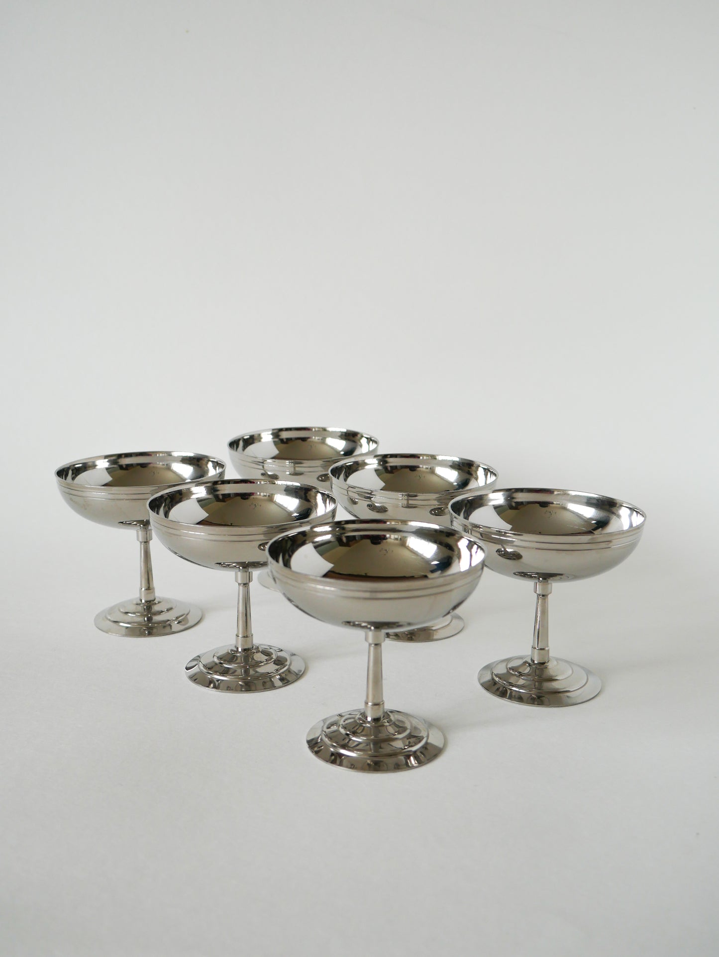 Ensemble de 6 coupes en inox à pieds fin, Made in France, Létang Rémy, Design, 1970