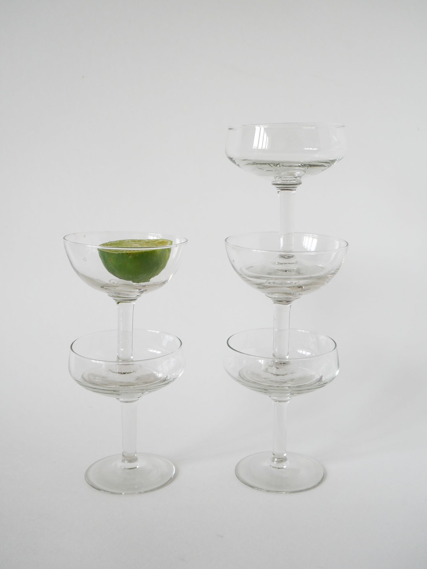 Lot de 5 coupes à champagne en verre soufflé, début XXème