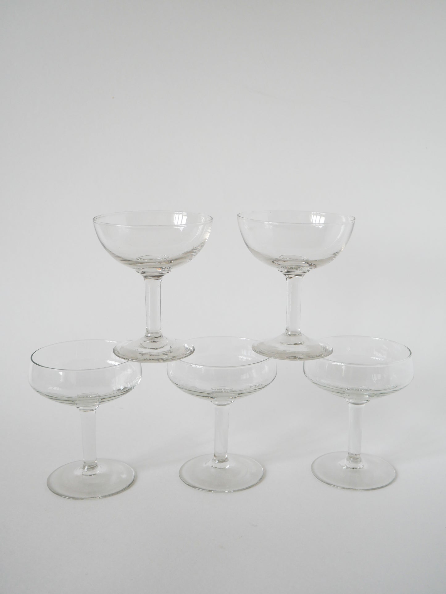 Lot de 5 coupes à champagne en verre soufflé, début XXème