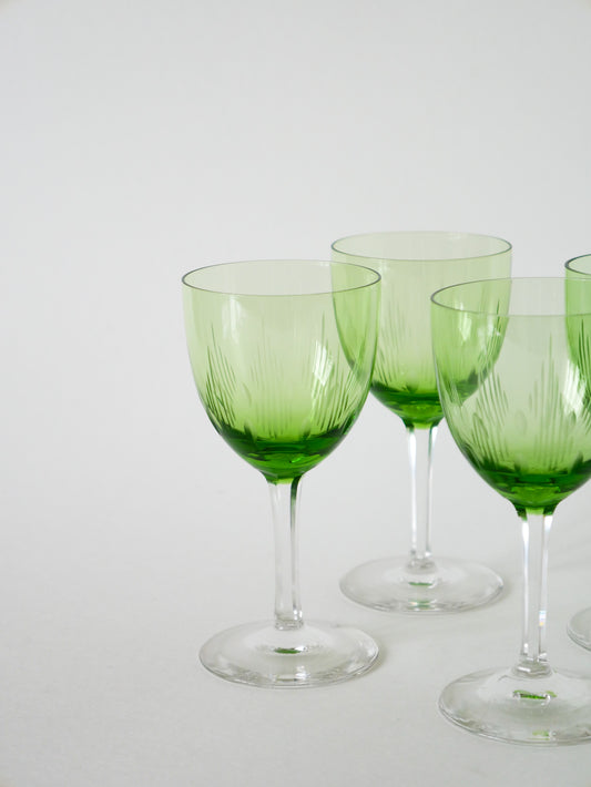 Lot de 4 verres à vin verts en verre gravé, 1960