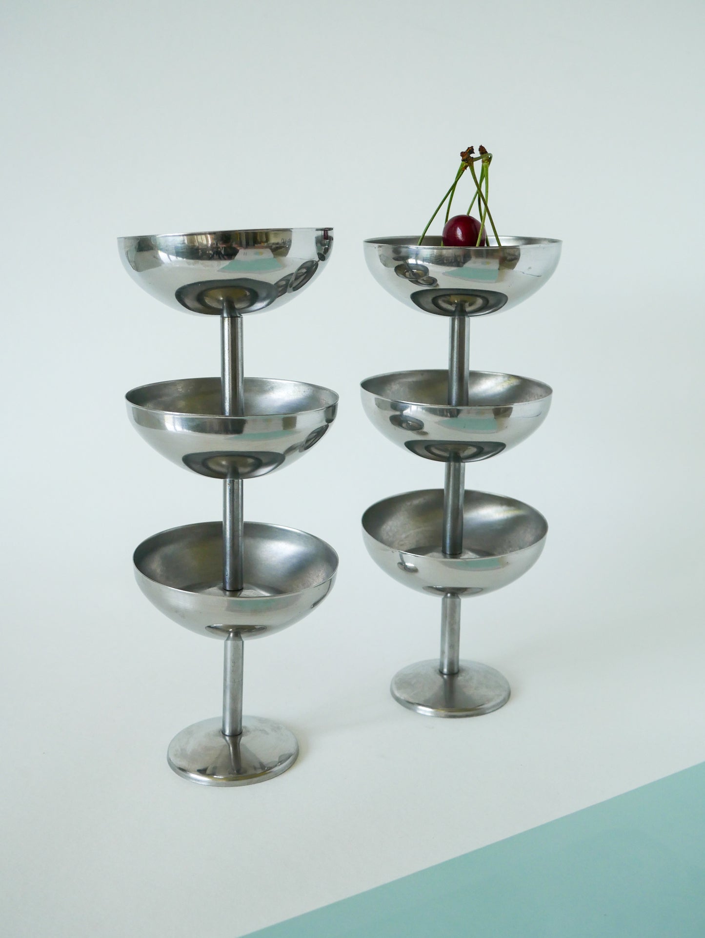 Lot de 6 grandes coupes en inox, intérieur mat, Hautes, Design 1970, 9 X 9 cm