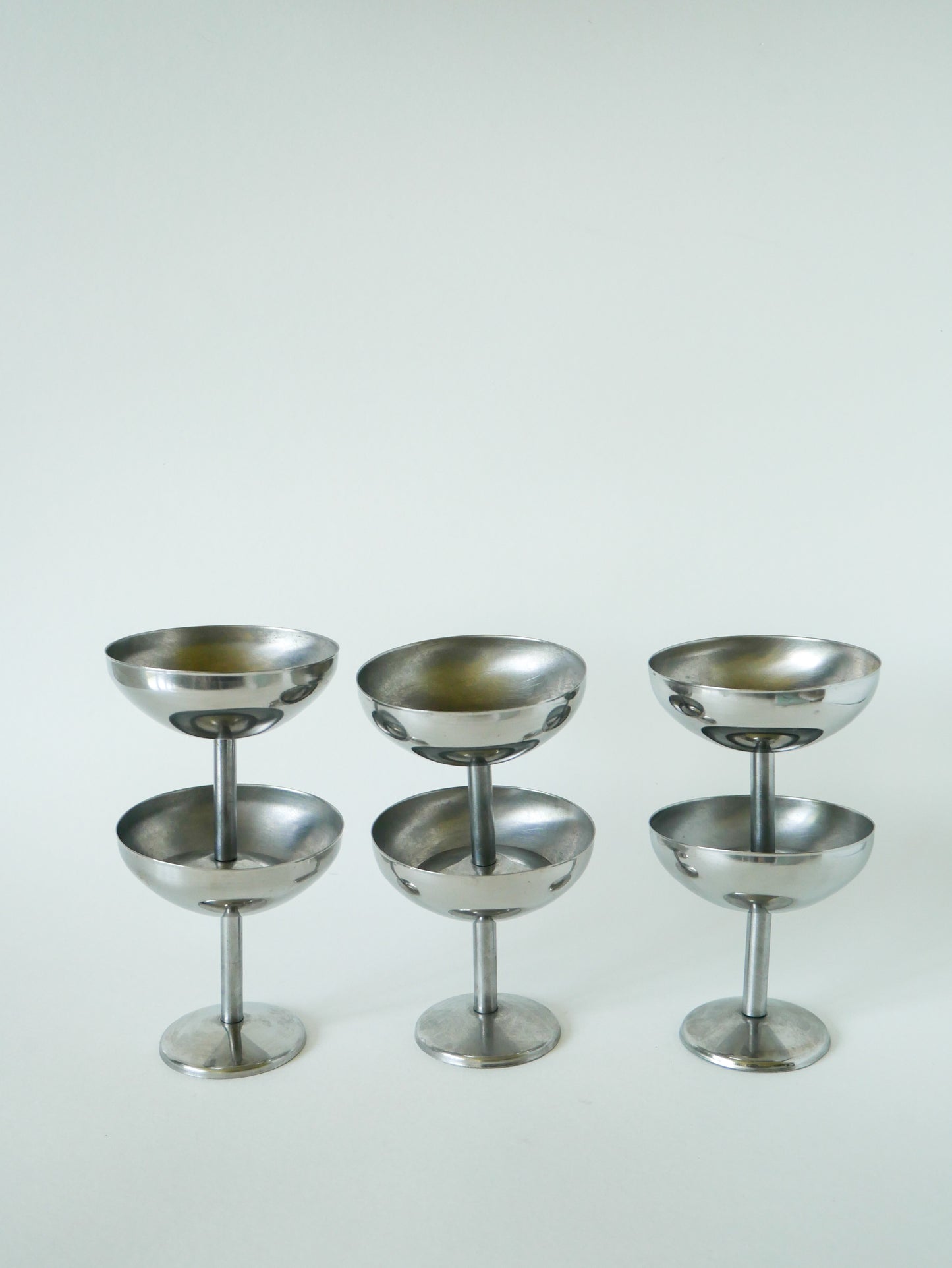 Lot de 6 grandes coupes en inox, intérieur mat, Hautes, Design 1970, 9 X 9 cm