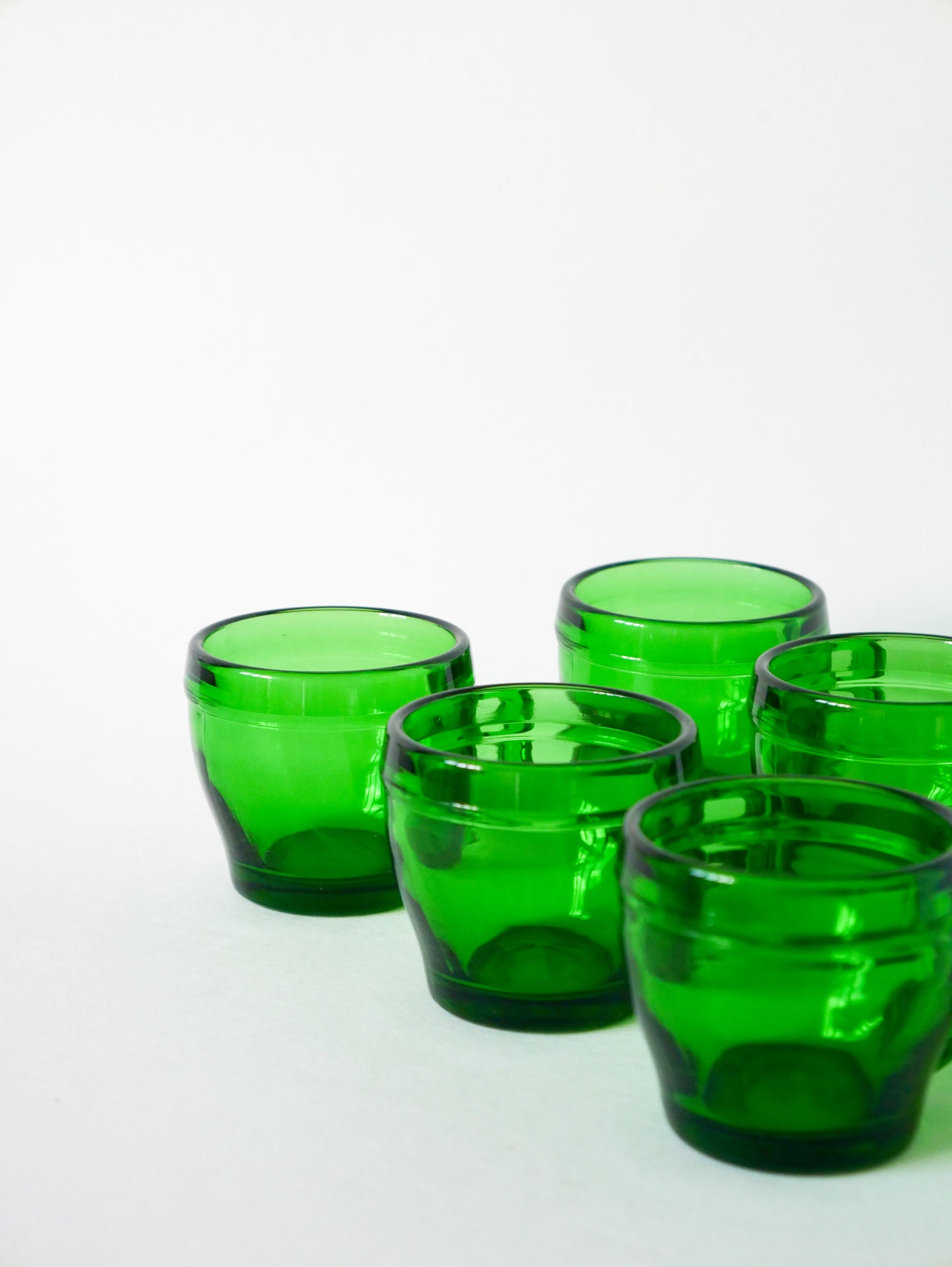 Lot de 6 tasses à café en verre vert, Design, 1970