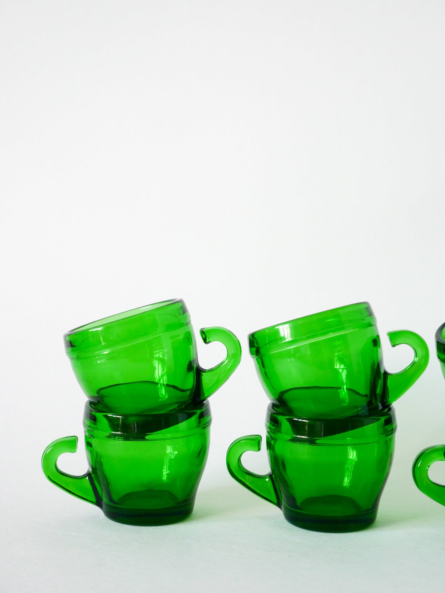 Lot de 6 tasses à café en verre vert, Design, 1970