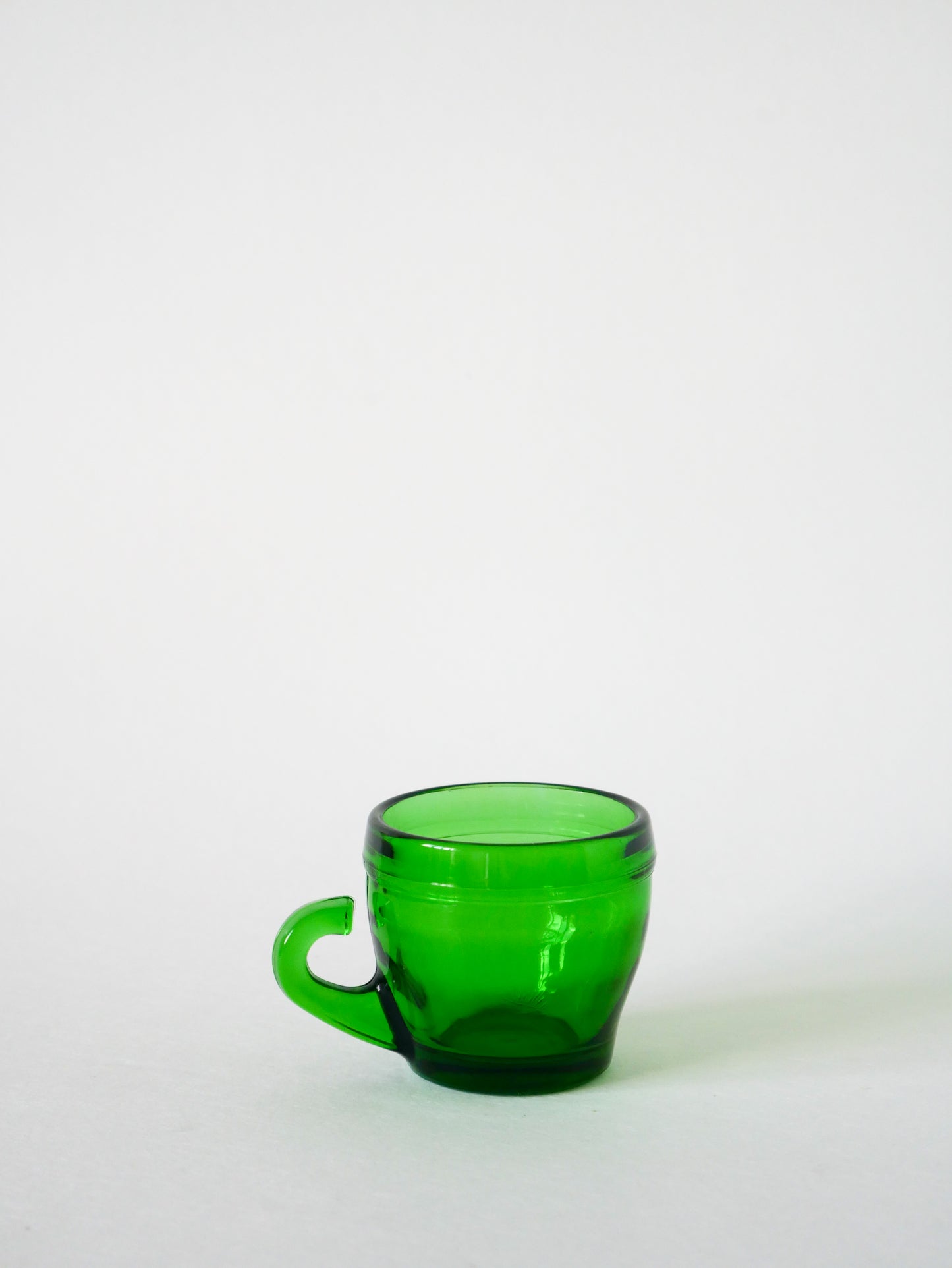 Lot de 6 tasses à café en verre vert, Design, 1970