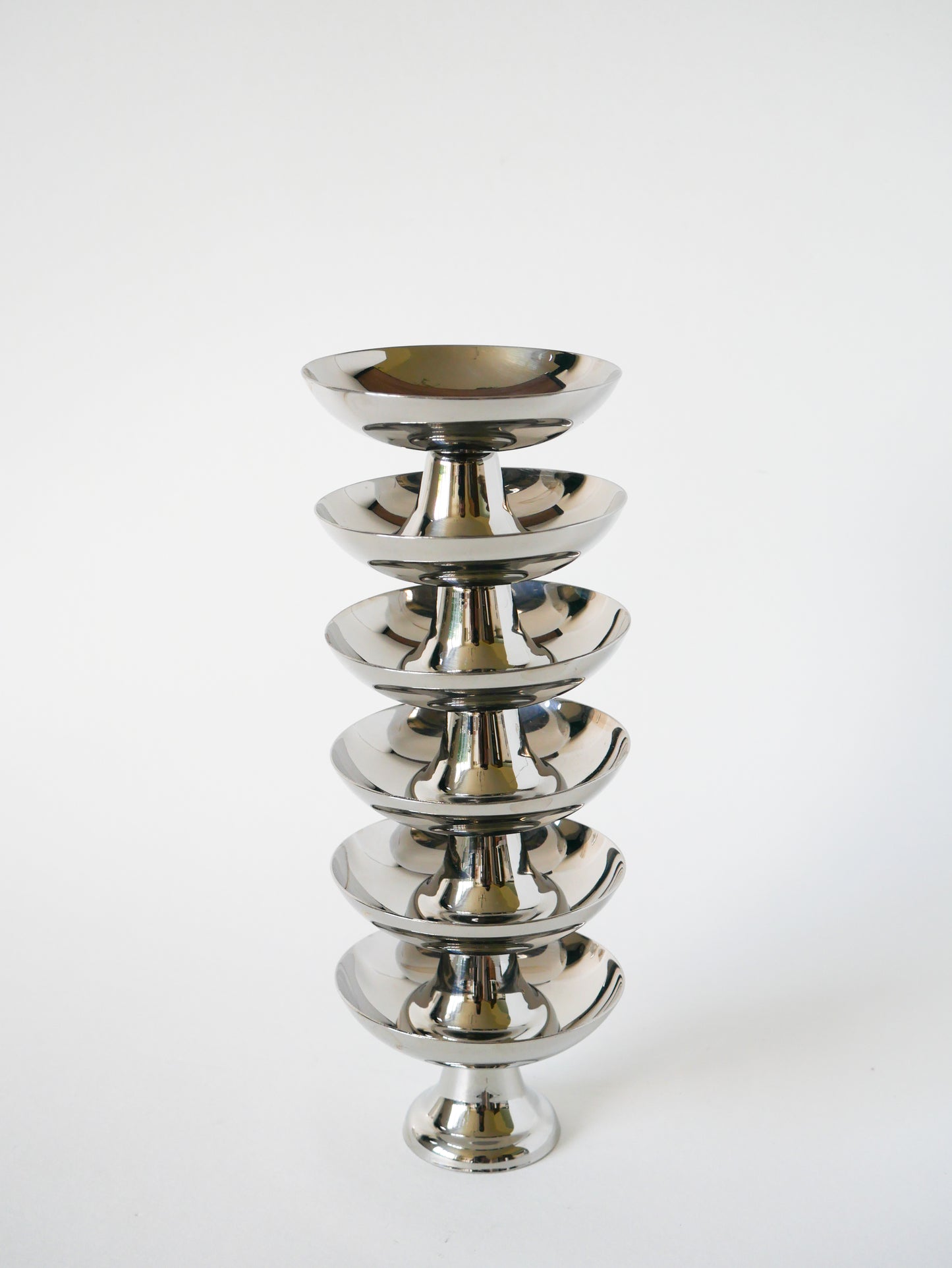 Ensemble de 6 coupes en inox pieds haut et large, Design, 1970