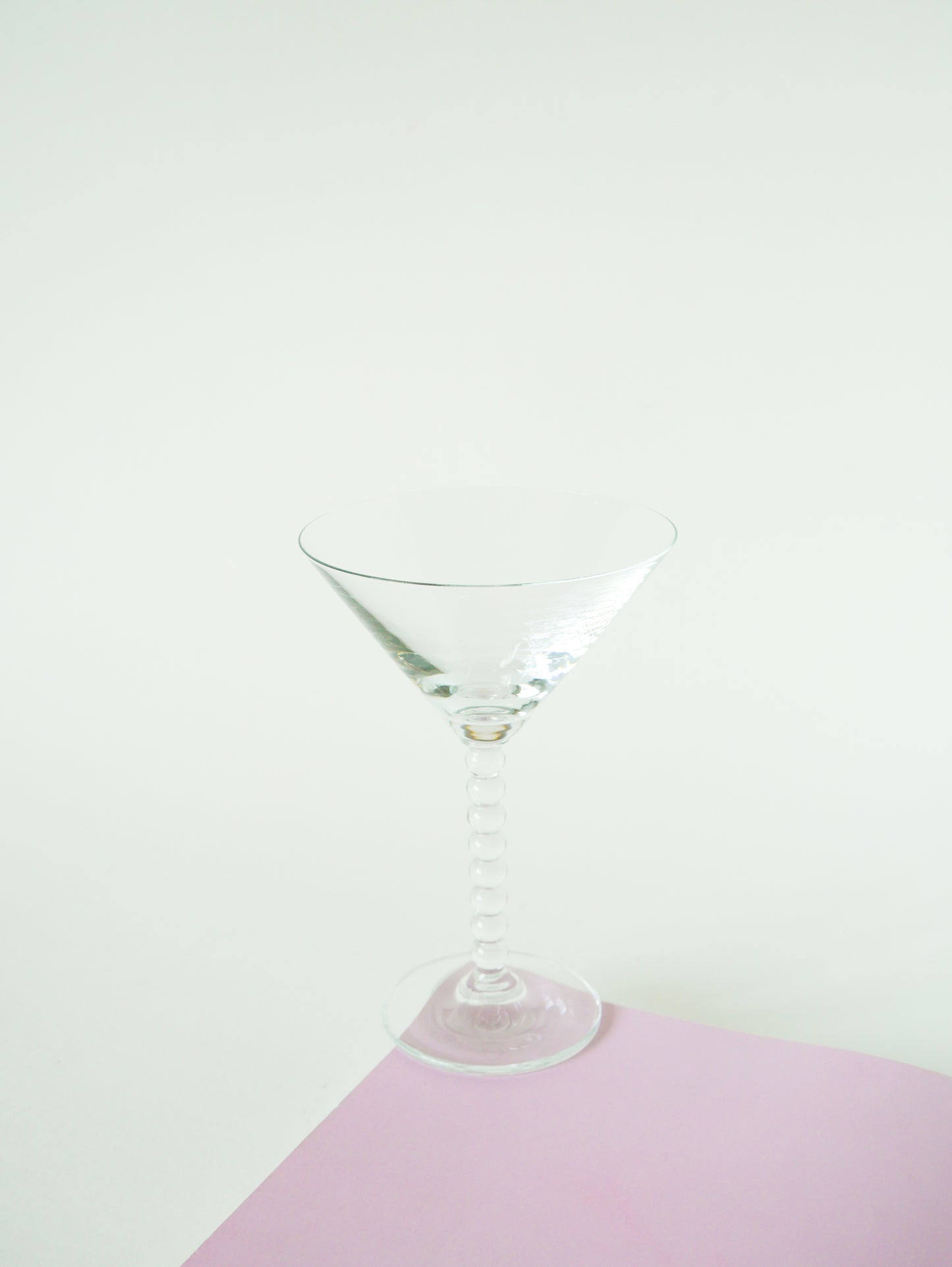 Ensemble de 4 verres à cocktail à pieds travaillé, Design, 1970