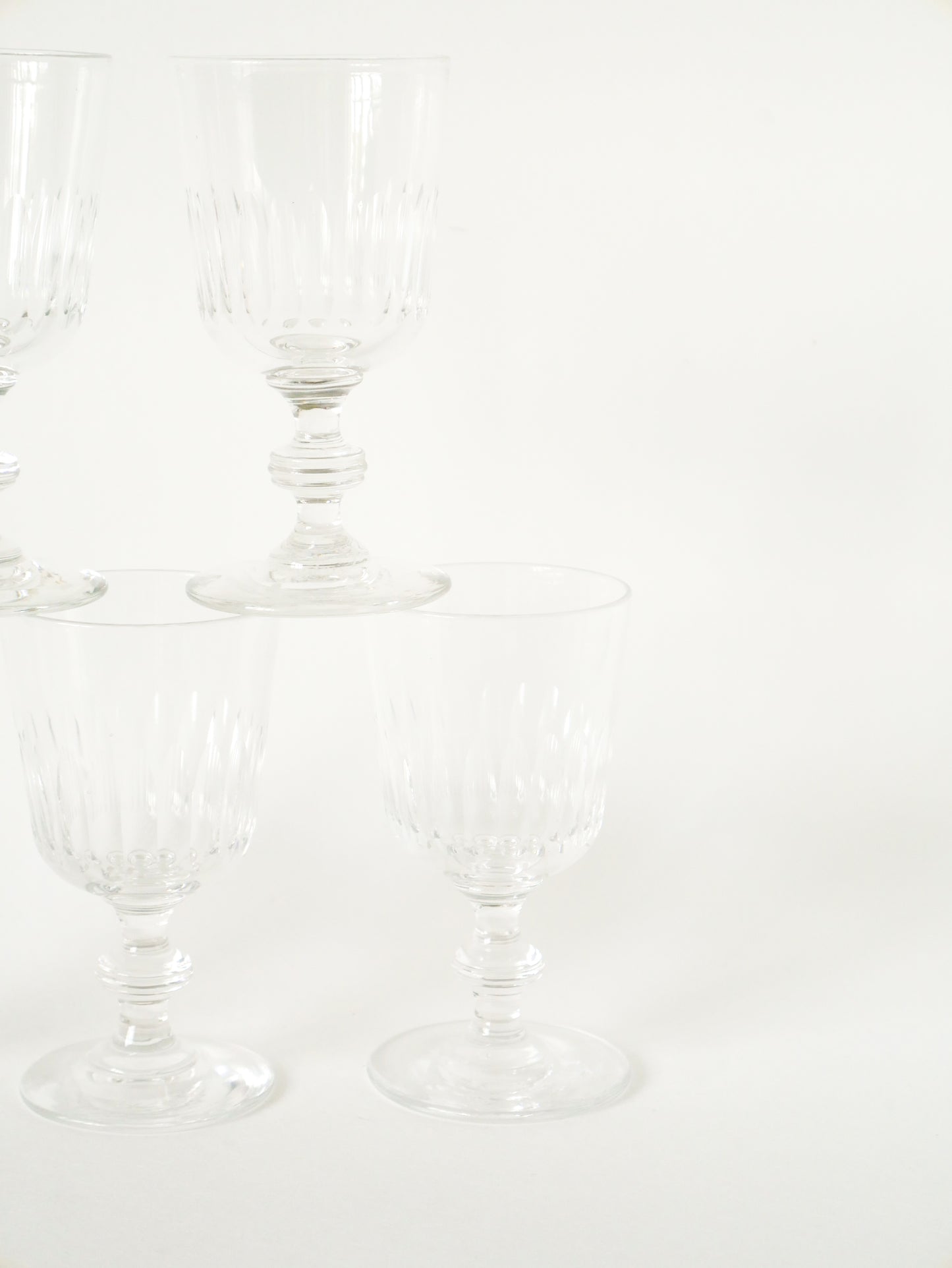 Lot de 5 verres à vin en cristal ciselé, 1960