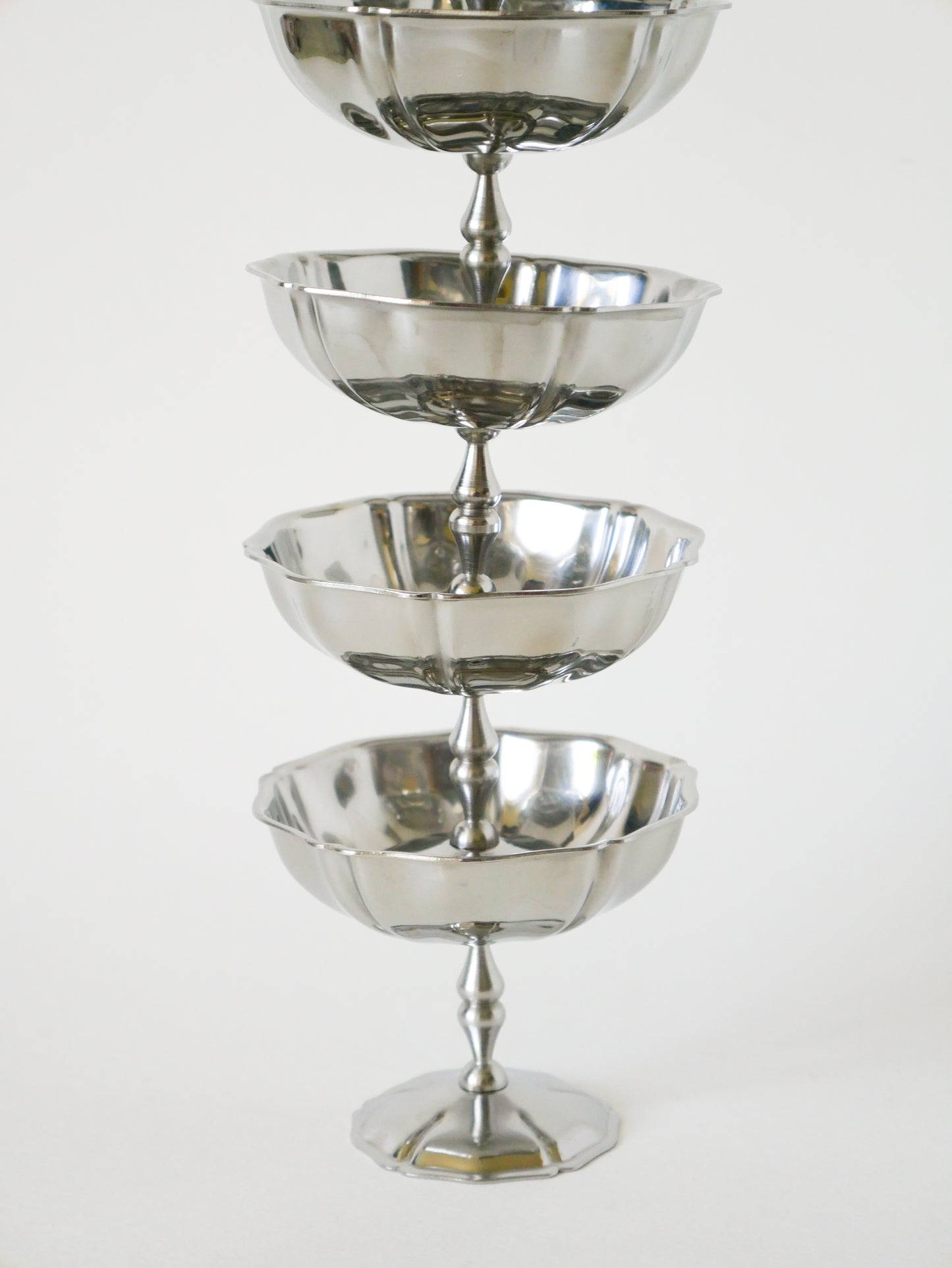 Ensemble de 6 coupes en inox à pieds haut et travaillé, Design,1970