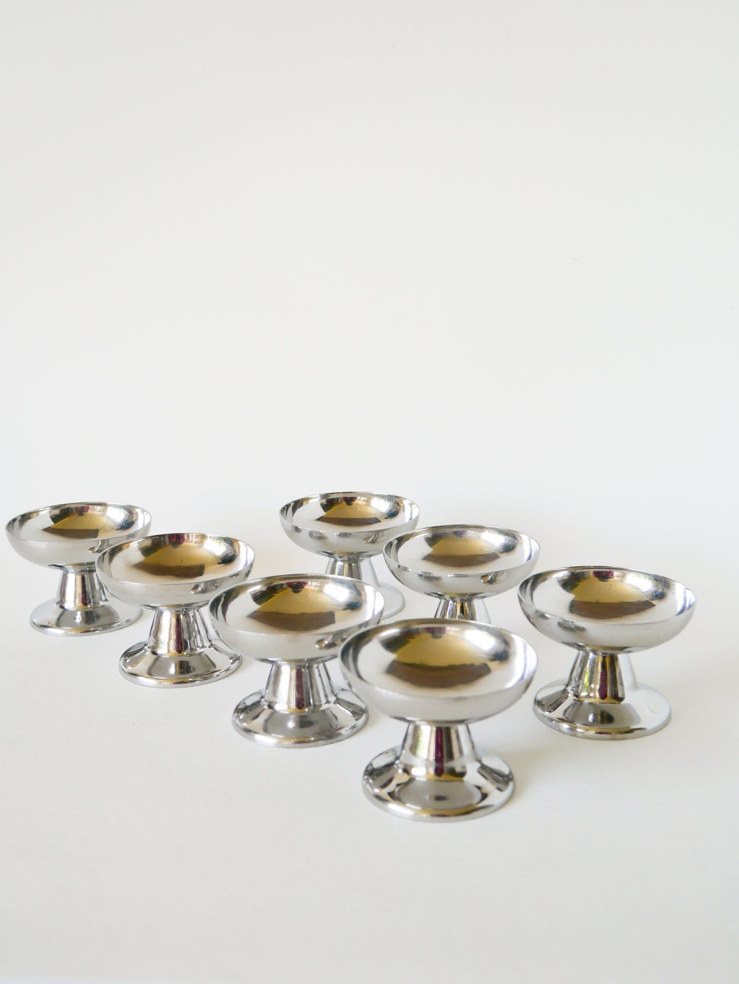 Ensemble de 8 coupes en inox à pieds haut et large, Design,1970