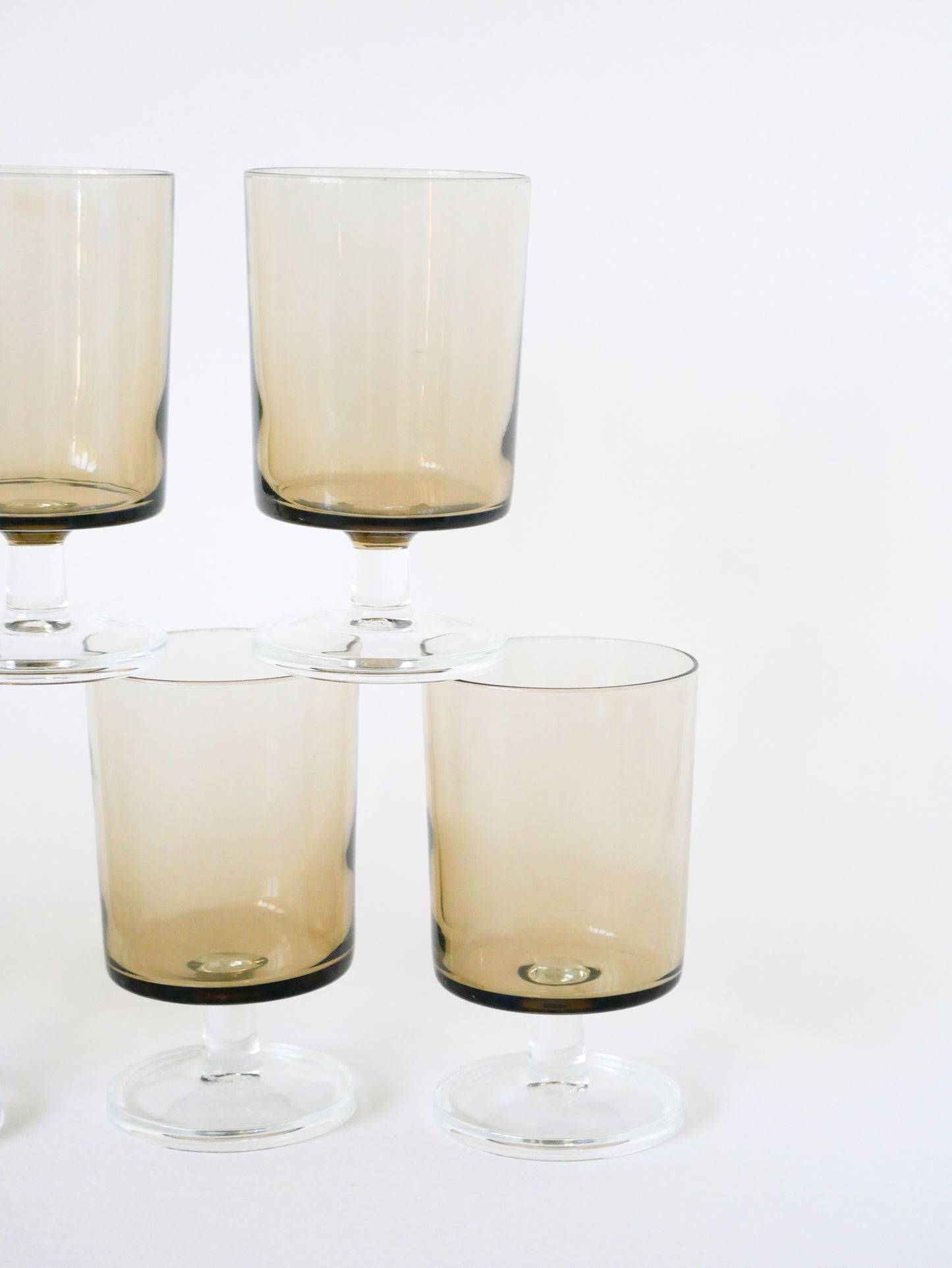 Lot de 6 grands verres à pieds en verre fumé, 1970