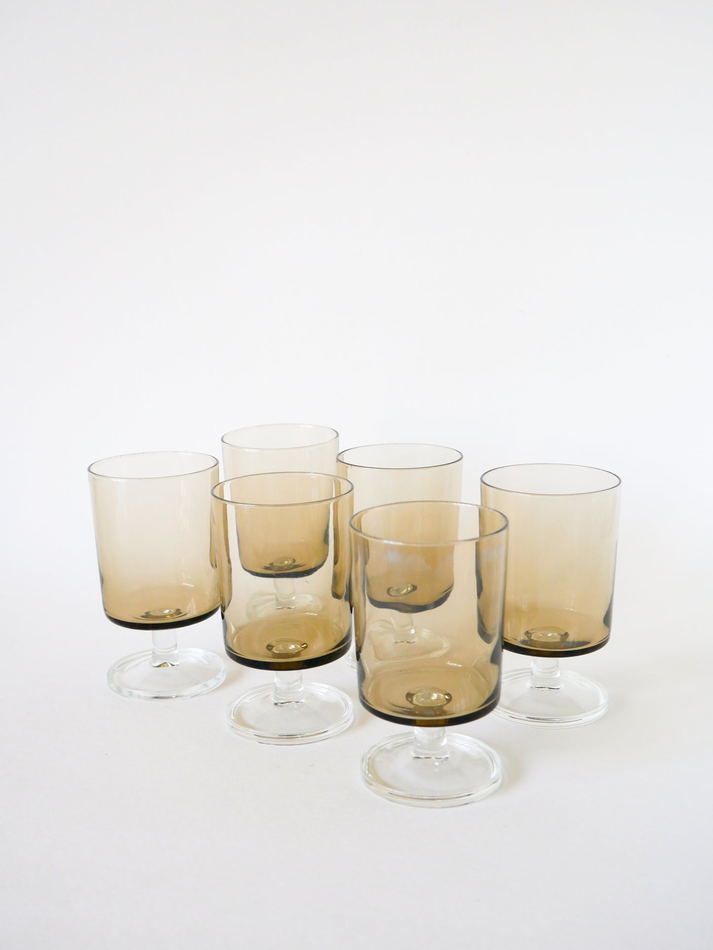 Lot de 6 grands verres à pieds en verre fumé, 1970