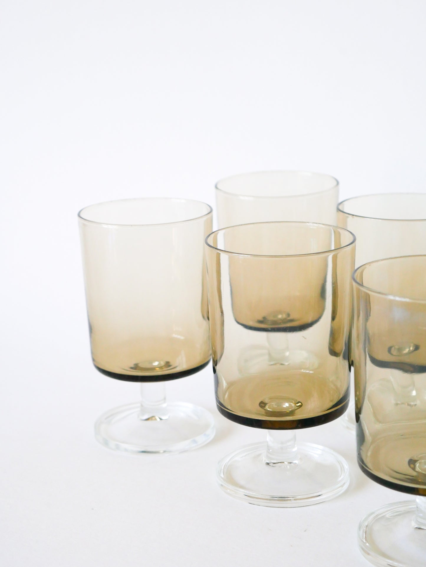 Lot de 6 grands verres à pieds en verre fumé, 1970