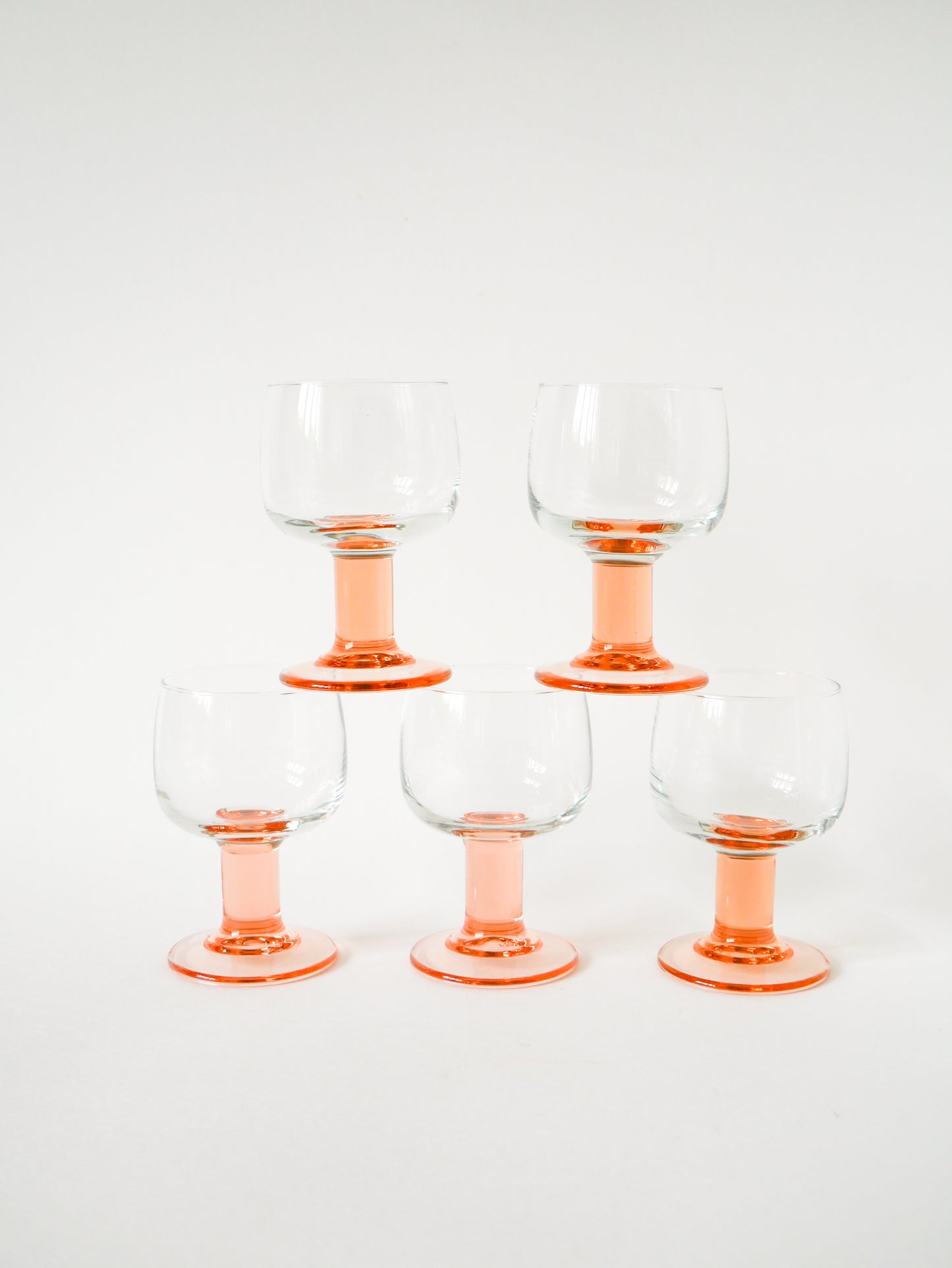 Lot de 5 verres à vin à pieds large, Rose, Design, 1970