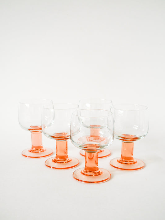 Lot de 5 verres à vin à pieds large, Rose, Design, 1970