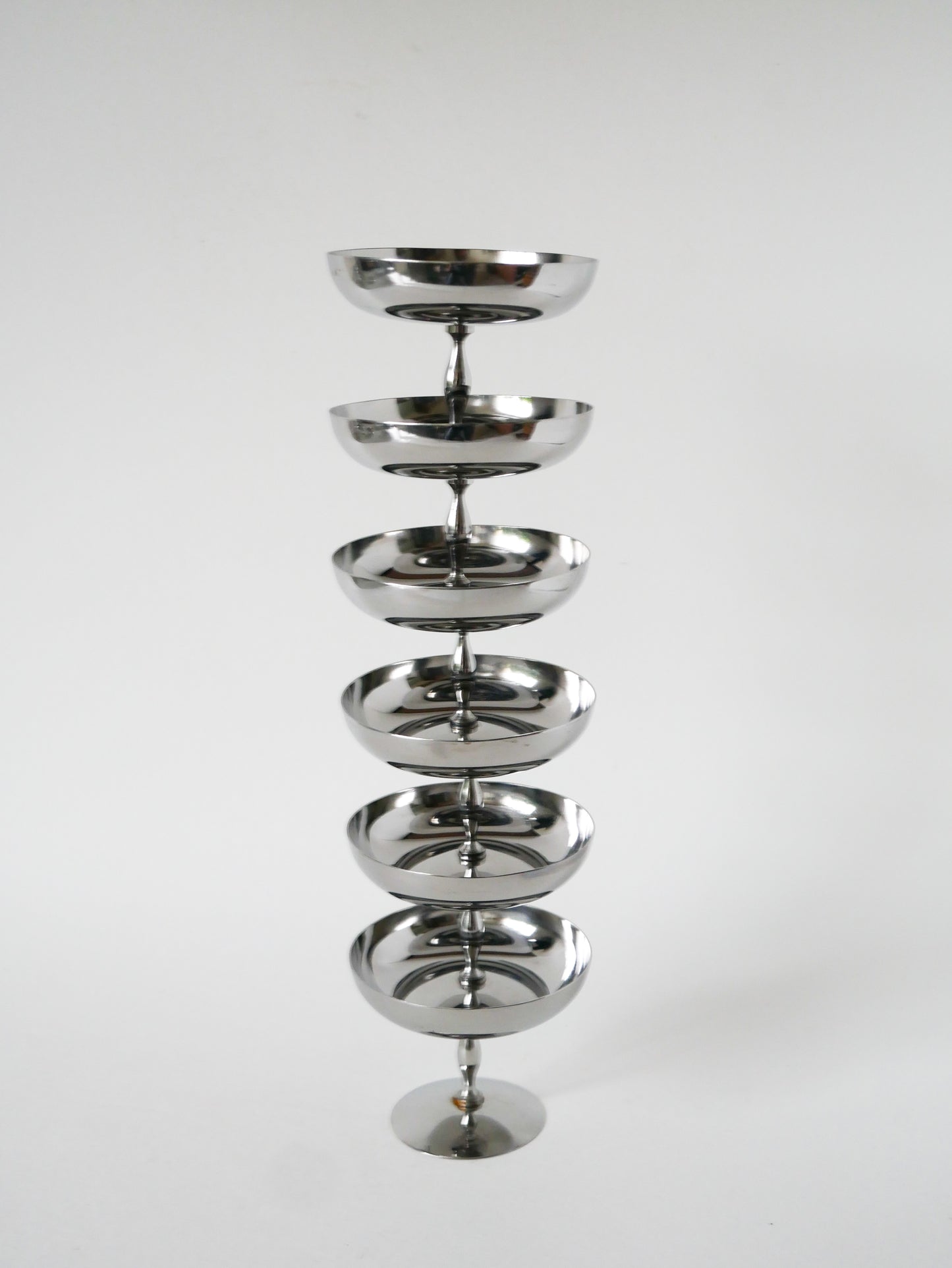 Lot de 6 coupes en inox, pieds haut et fin, Design, 1970 - 7 X 9 cm