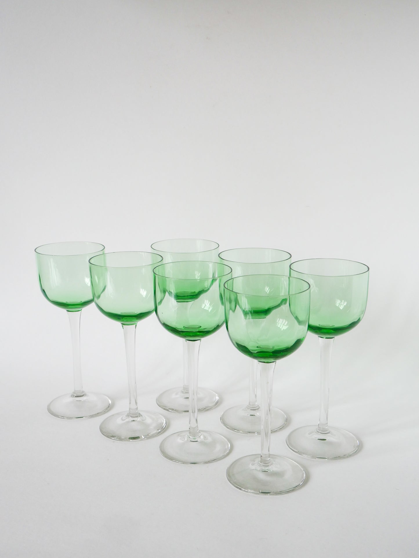 Ensemble de 7 verres à vin très hauts, Vert, Art Nouveau, 1900