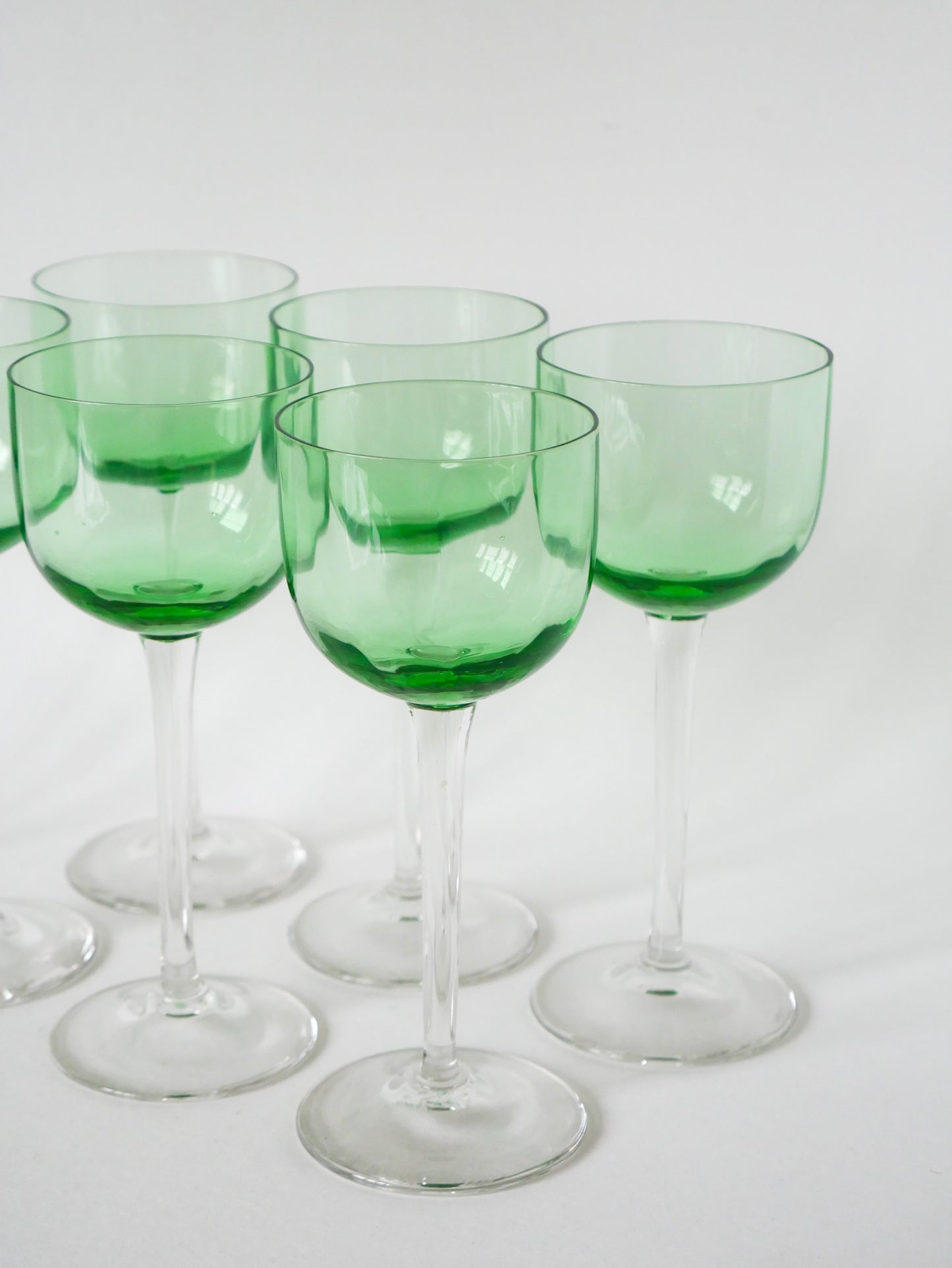 Ensemble de 7 verres à vin très hauts, Vert, Art Nouveau, 1900