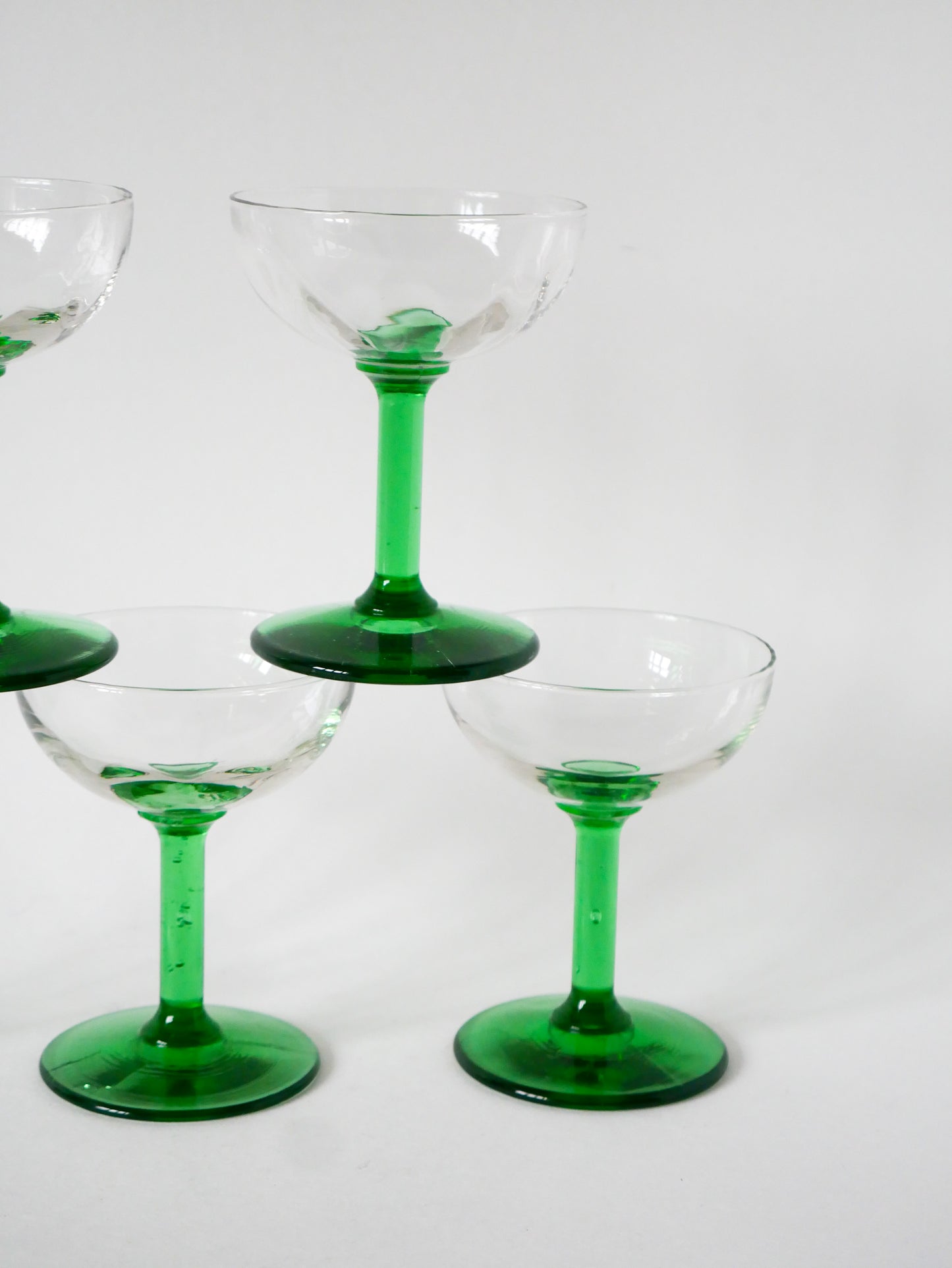 Lot de 5 coupes à champagne en verre soufflé, Vert, Design, 1970