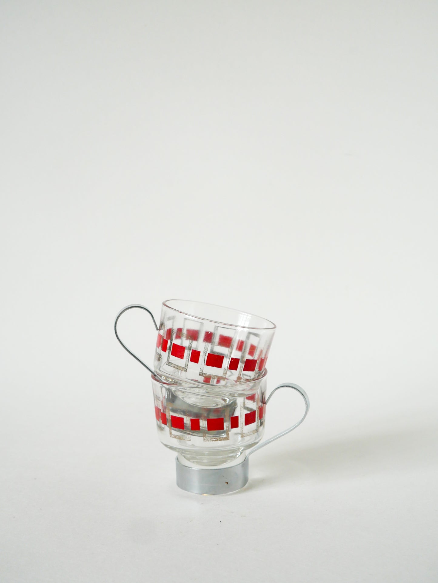 Lot de 4 tasses à café en verre et métal, Rouge et Argenté, 1970