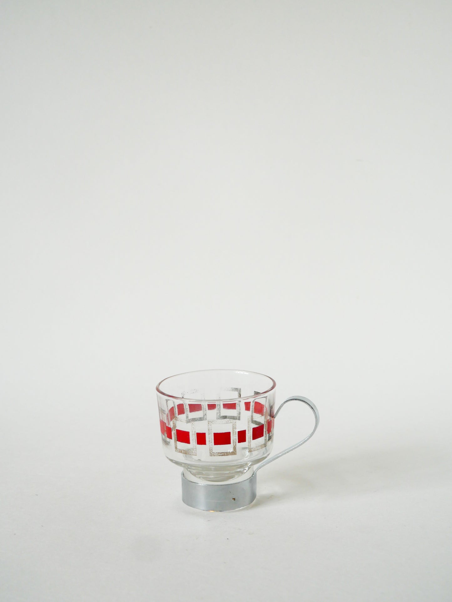 Lot de 4 tasses à café en verre et métal, Rouge et Argenté, 1970