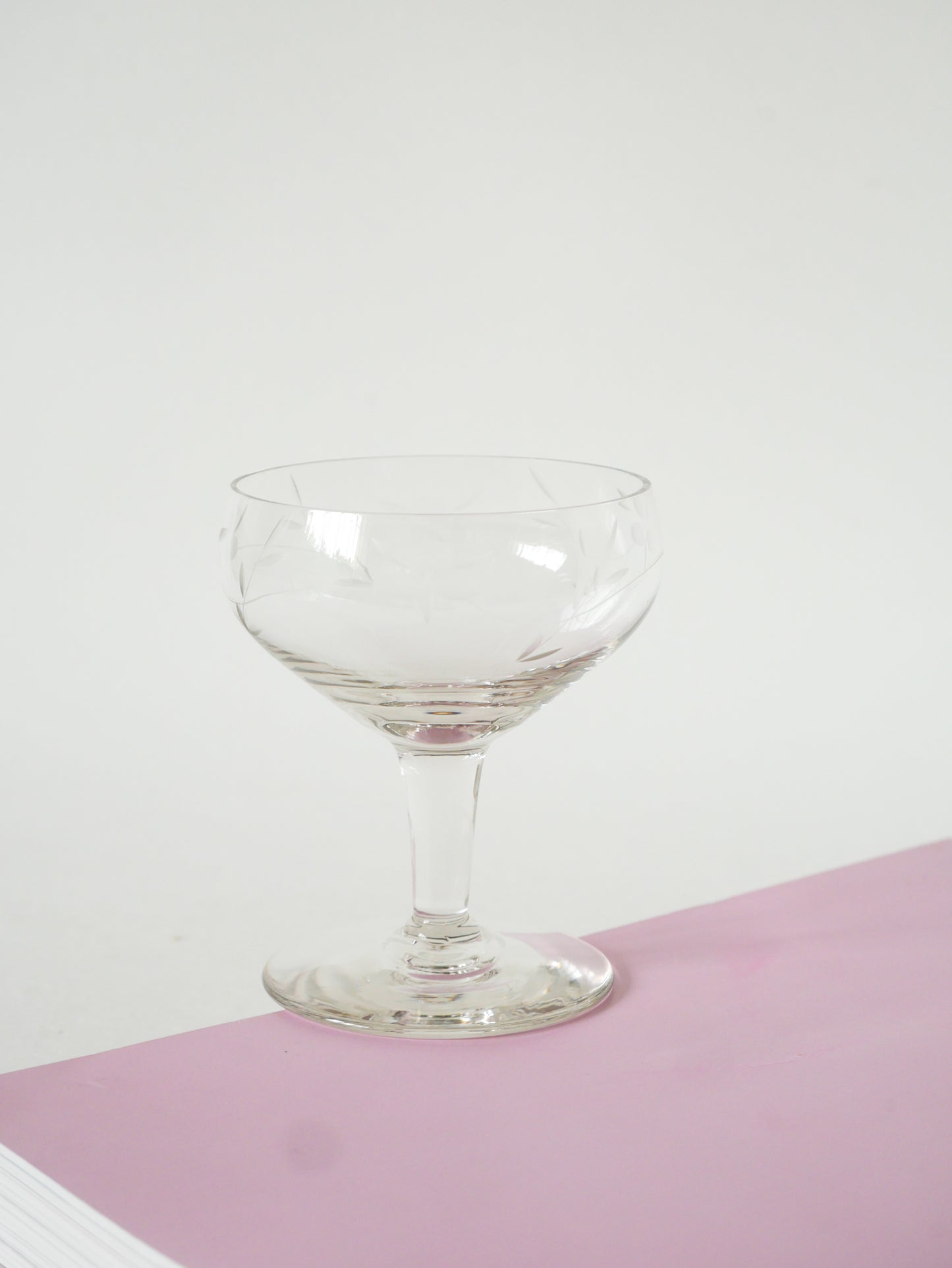 Ensemble de 4 coupes à champagne en cristal gravé, 1950