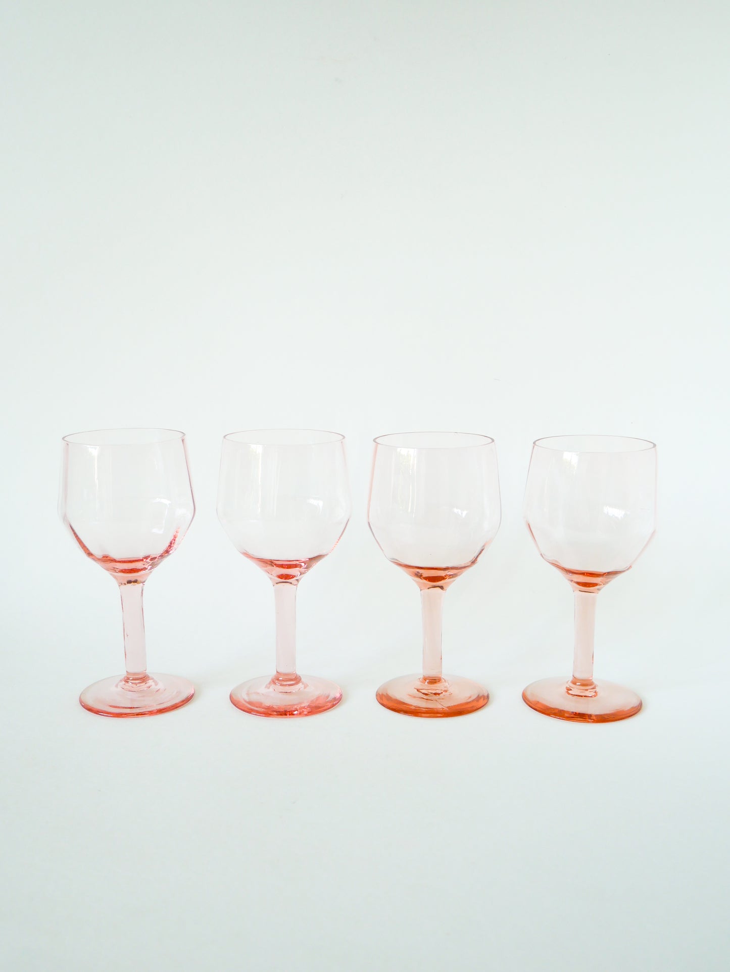 Ensemble de 4 verres à vin Rose, Art Nouveau, Début XXème