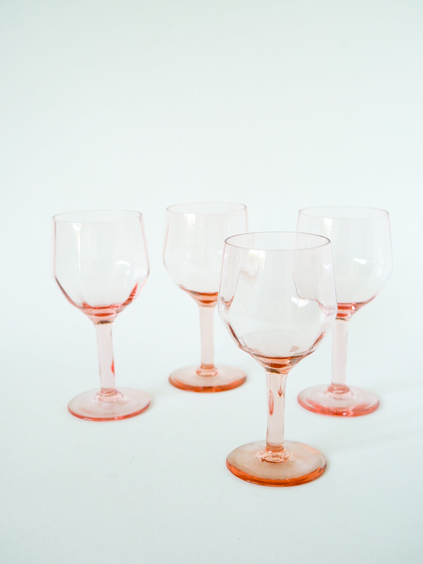 Ensemble de 4 verres à vin Rose, Art Nouveau, Début XXème