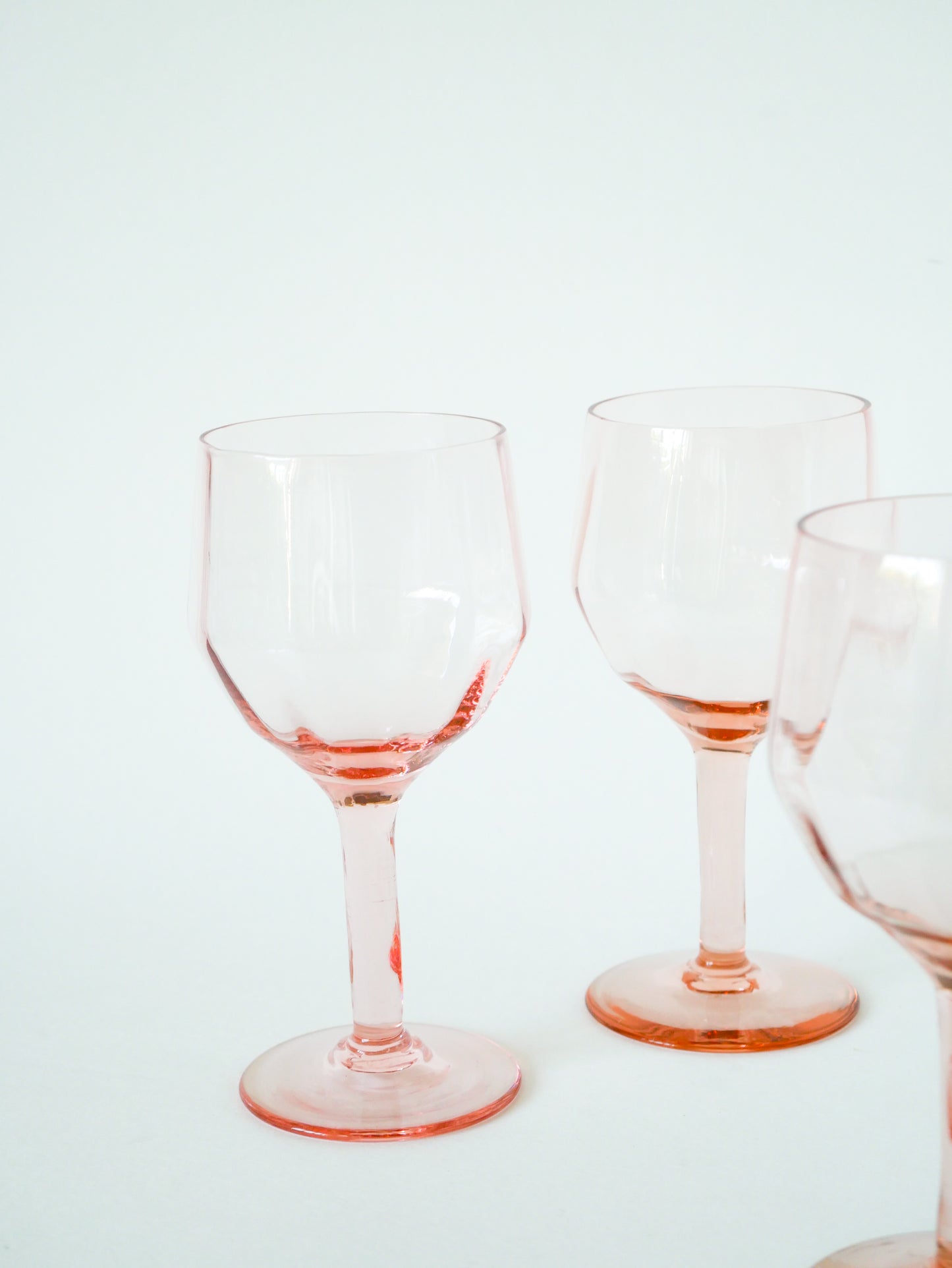 Ensemble de 4 verres à vin Rose, Art Nouveau, Début XXème