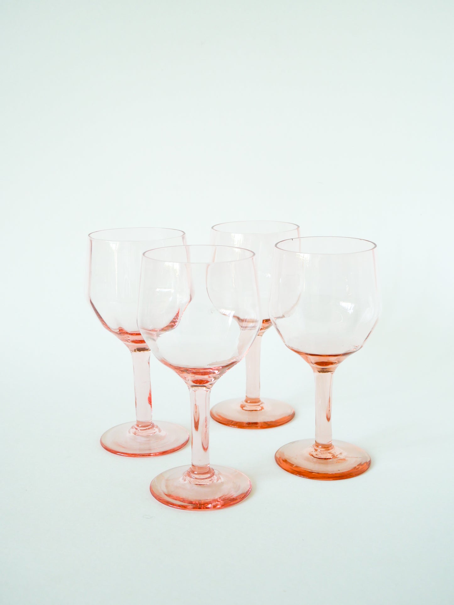 Ensemble de 4 verres à vin Rose, Art Nouveau, Début XXème