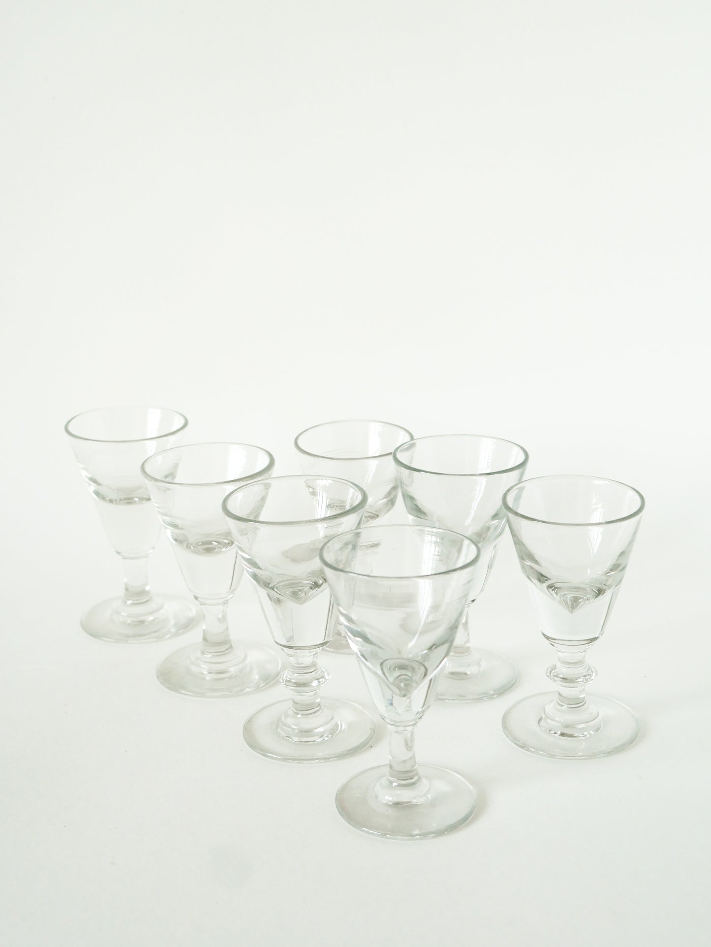 Ensemble de 7 verres à liqueur / absinthe dépareillés, 1930