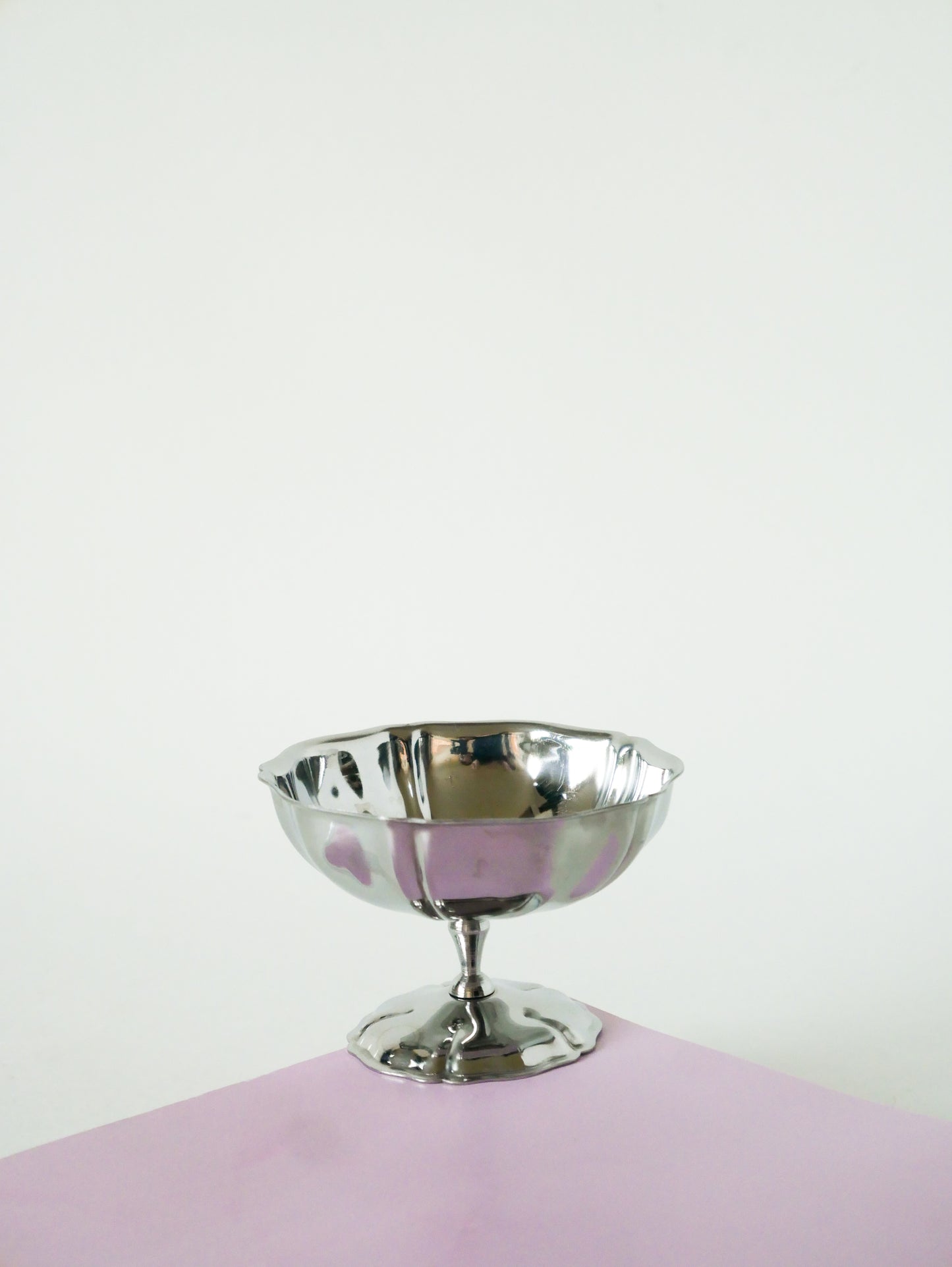 Lot de 6 coupes à glace en inox mi-hautes, pieds fins travaillés, Design, 1970 - 8.5 X 6 cm