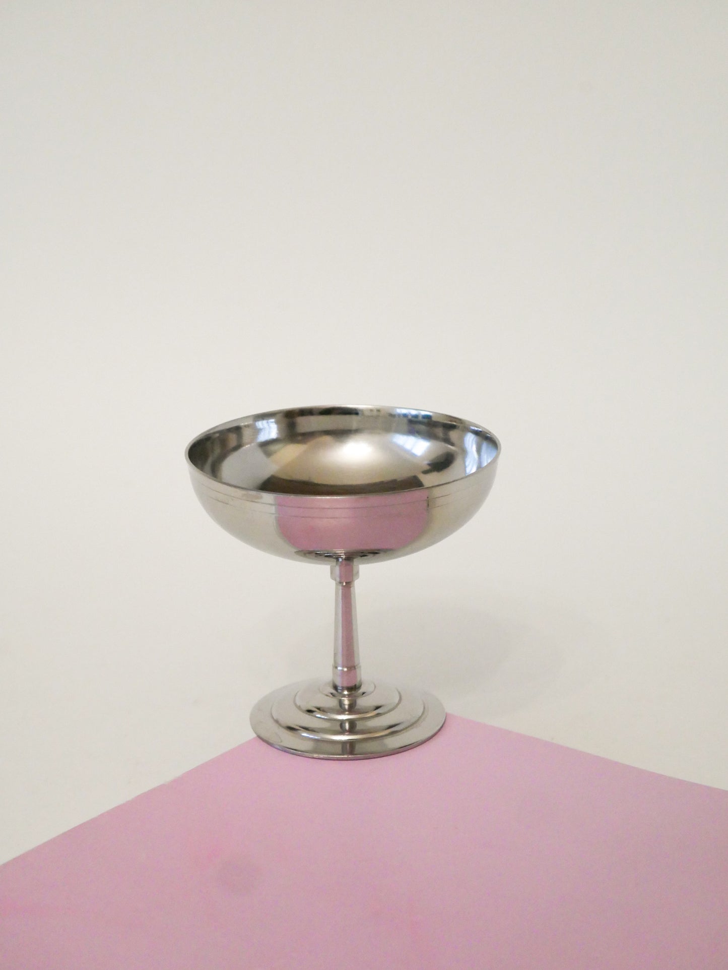 Ensemble de 6 coupes en inox hautes Létang Rémy, pied fin, Design, 1970