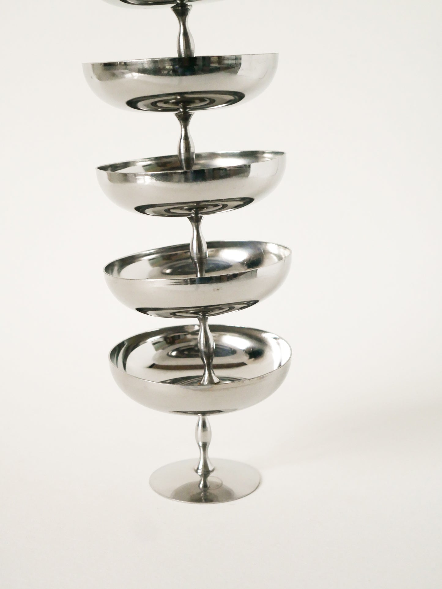 Ensemble de 6 coupes à glace en inox hautes, pieds fins forme libre, Design, 1970