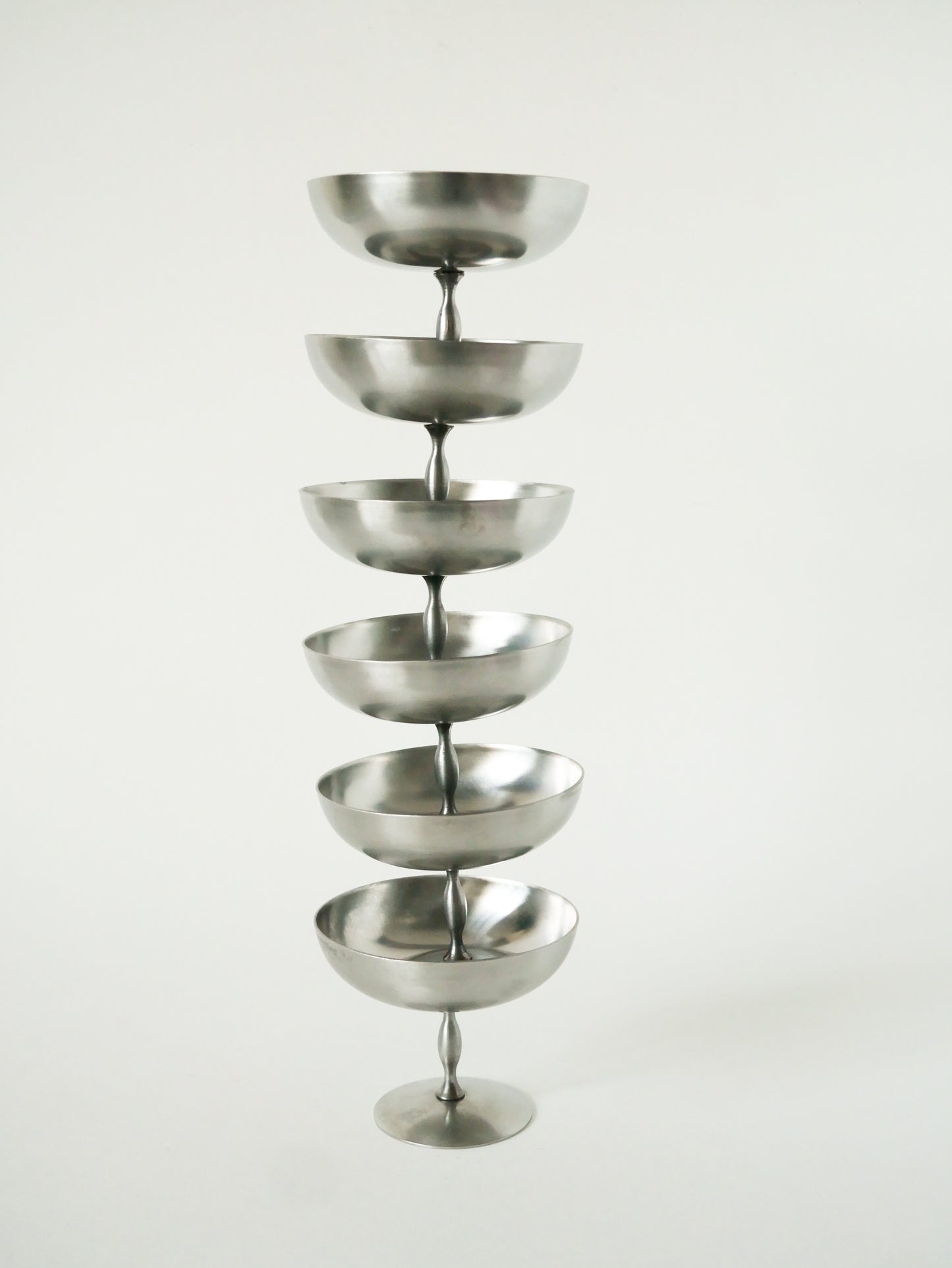 Ensemble de 6 coupes à glace en inox hautes et mats, pieds fins forme libre, Design, 1970