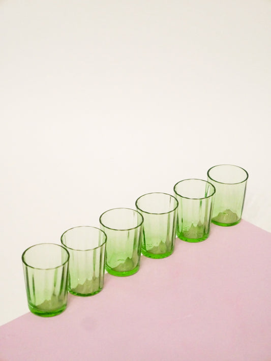 Lot de 6 verres à liqueur en verre facetté, Vert, 1970