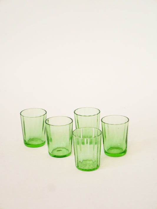 Lot de 5 verres à liqueur en verre facetté, Vert, 1970