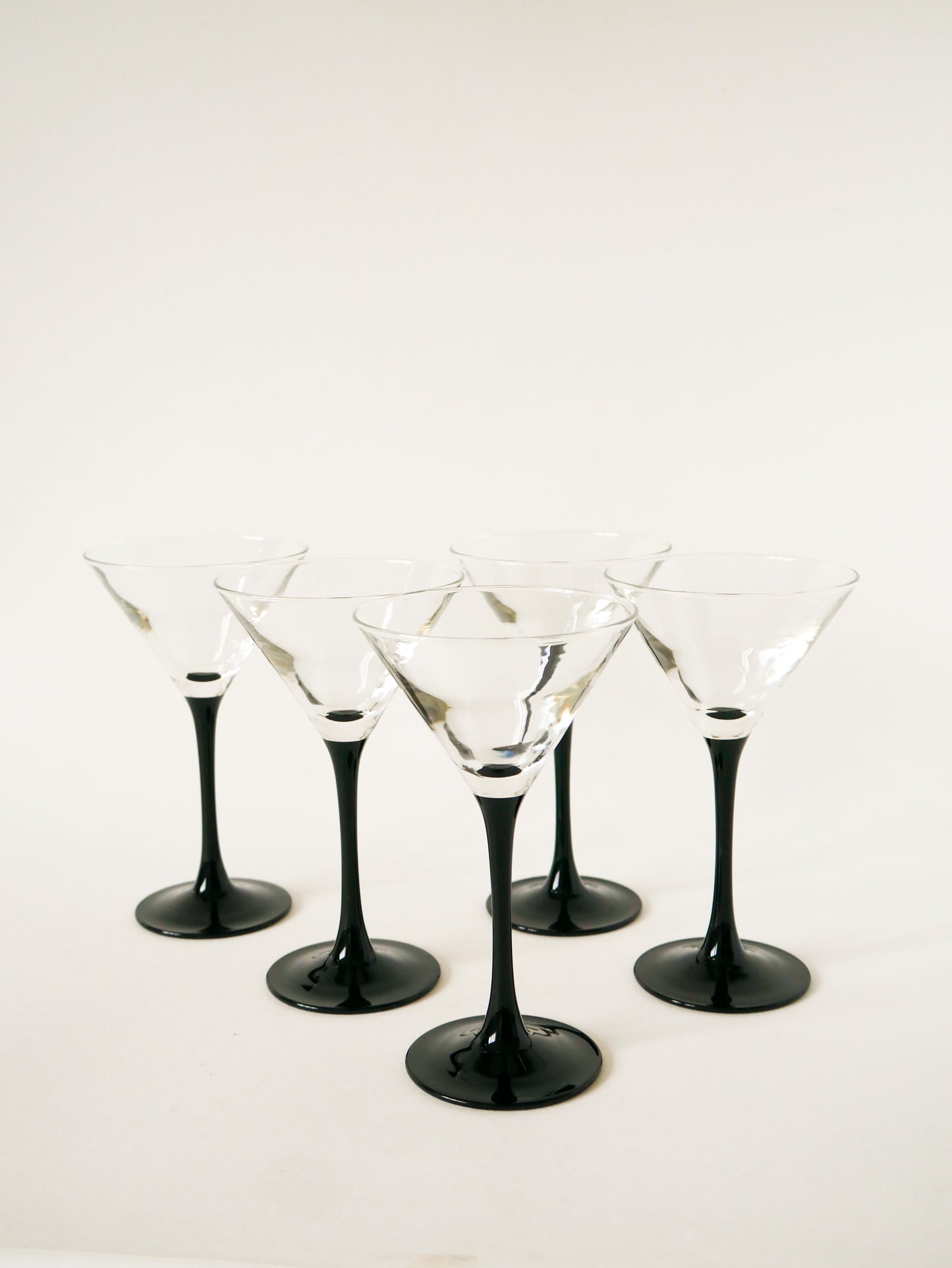 Lot de 5 verres à cockails à pieds Noirs, 1970