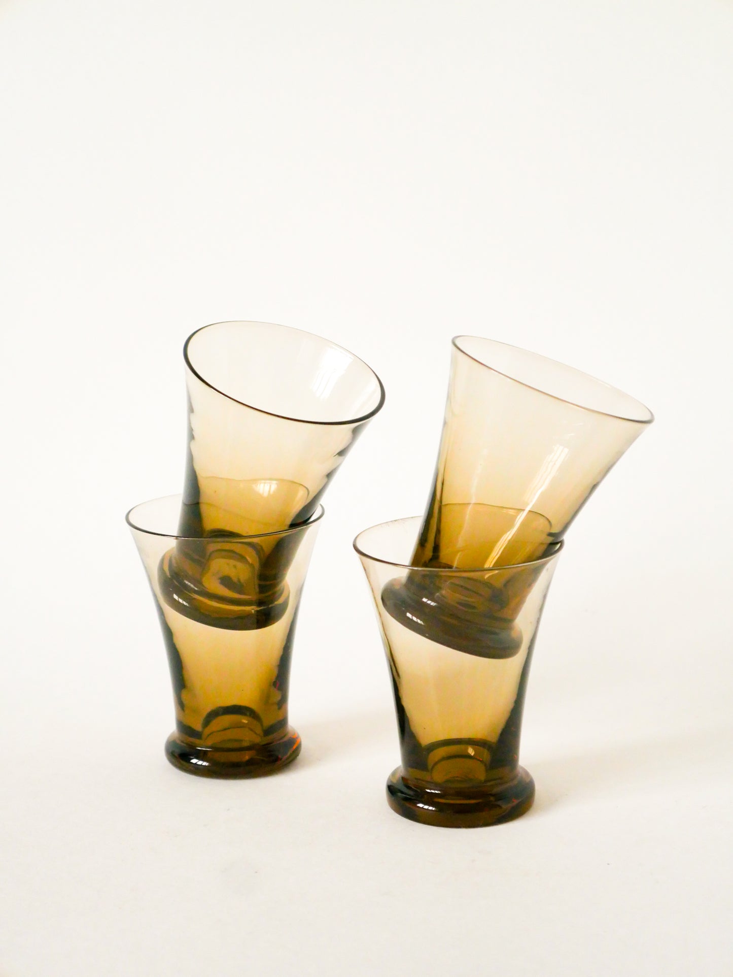 Ensemble de 4 petits verres en verre fumé, Art Déco, 1930