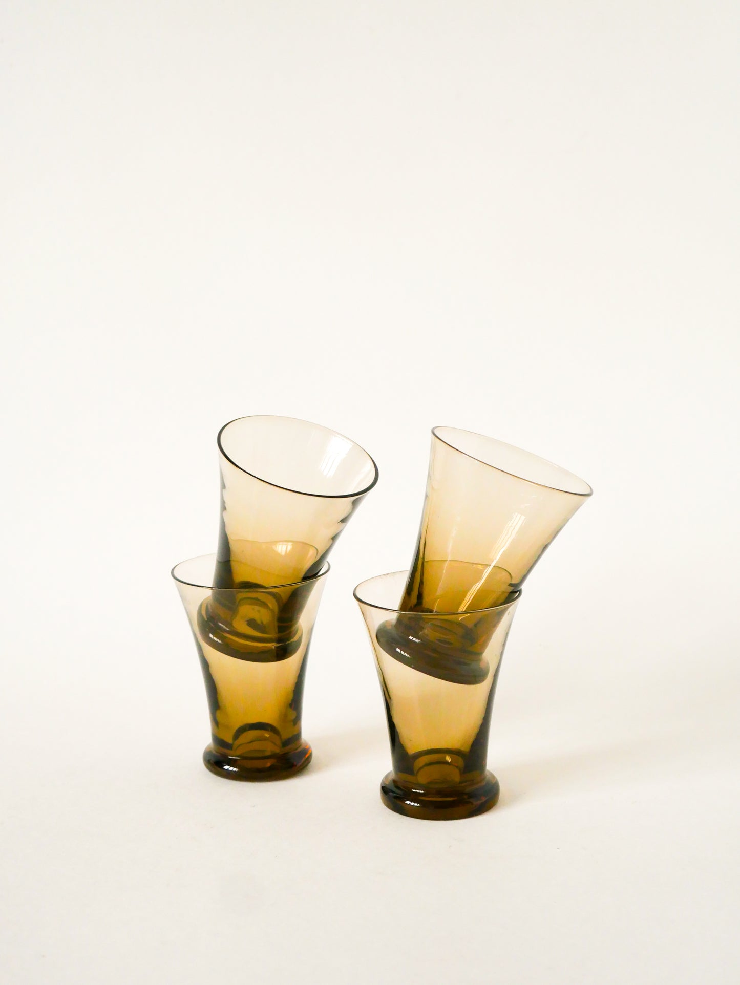 Ensemble de 4 petits verres en verre fumé, Art Déco, 1930