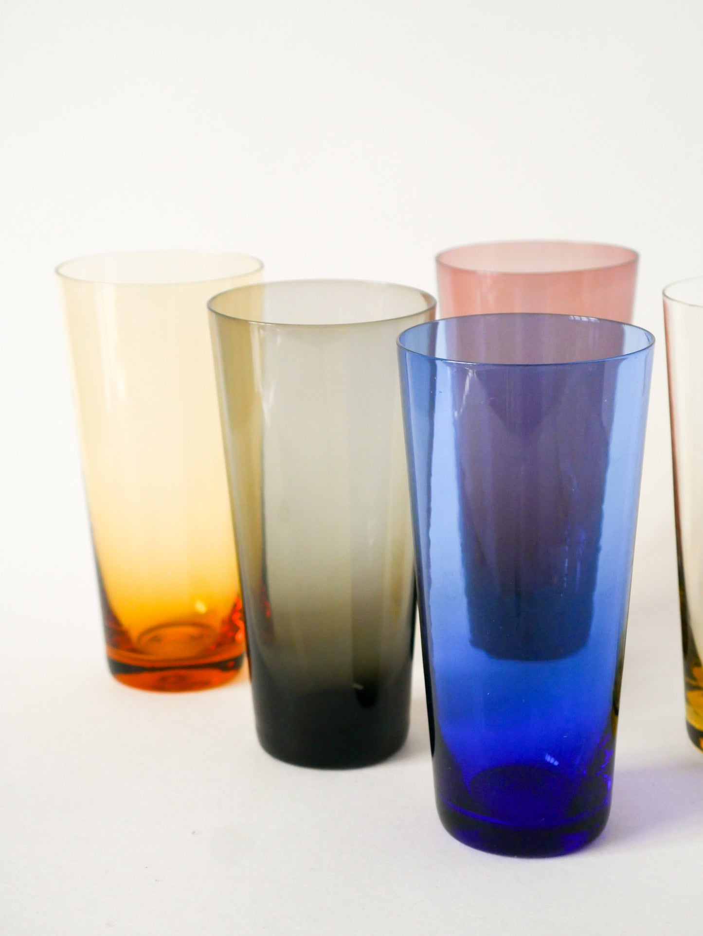 Lot de 5 verres Long Drink en verre coloré, Design, 1970