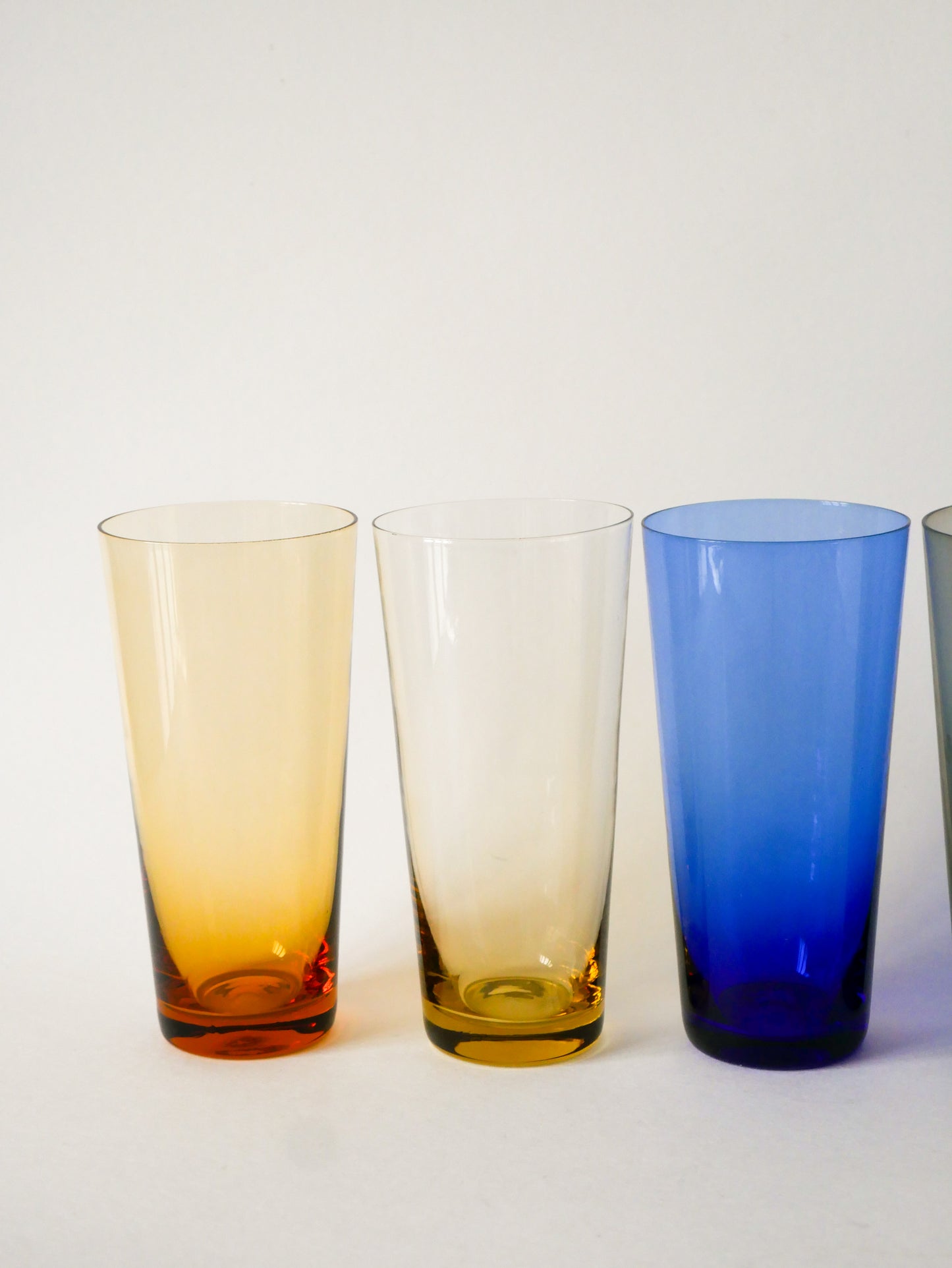 Lot de 5 verres Long Drink en verre coloré, Design, 1970