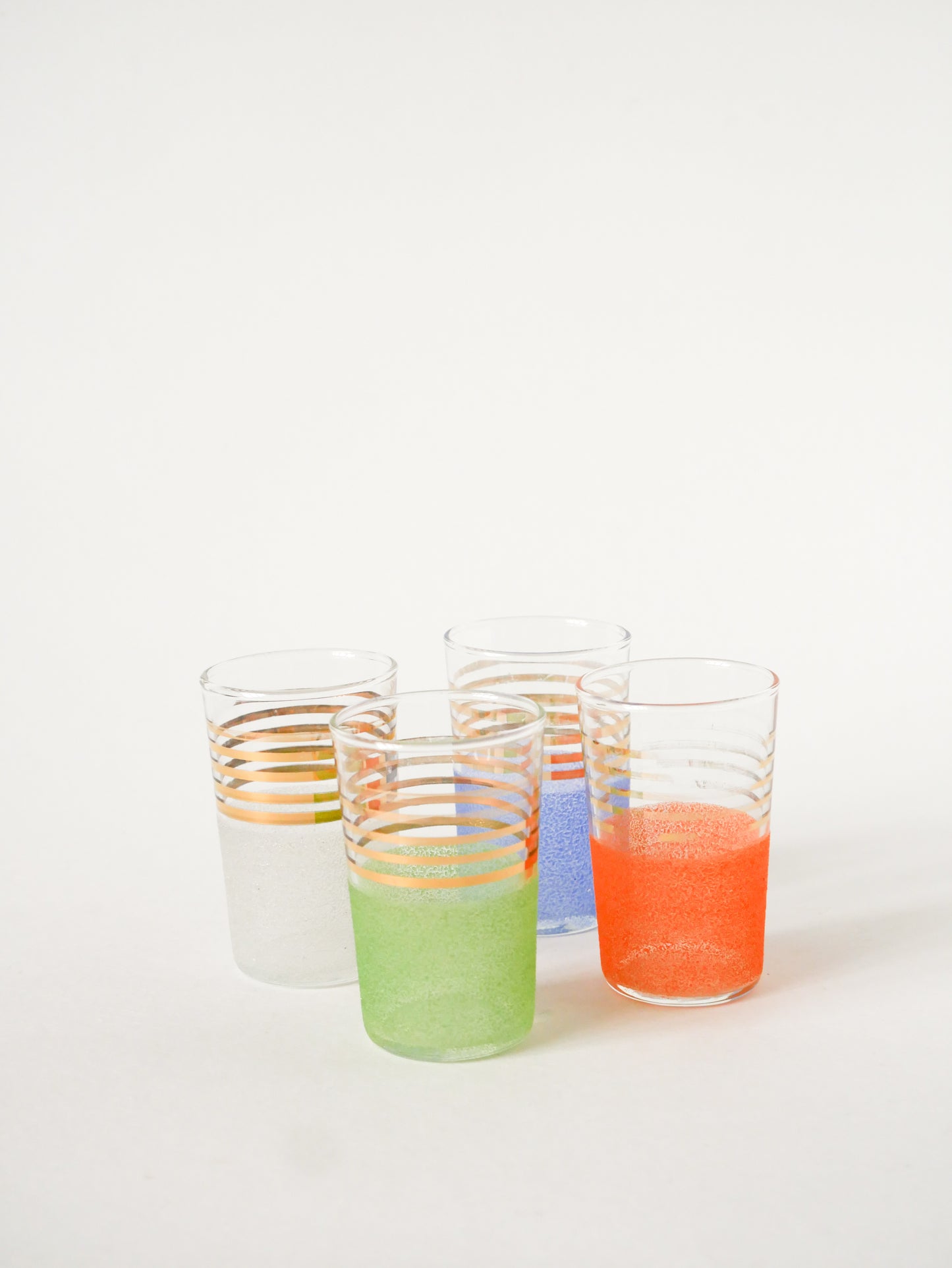 Ensemble de 4 verres à liqueur granité, Multicolores et liserés Dorés, 1950