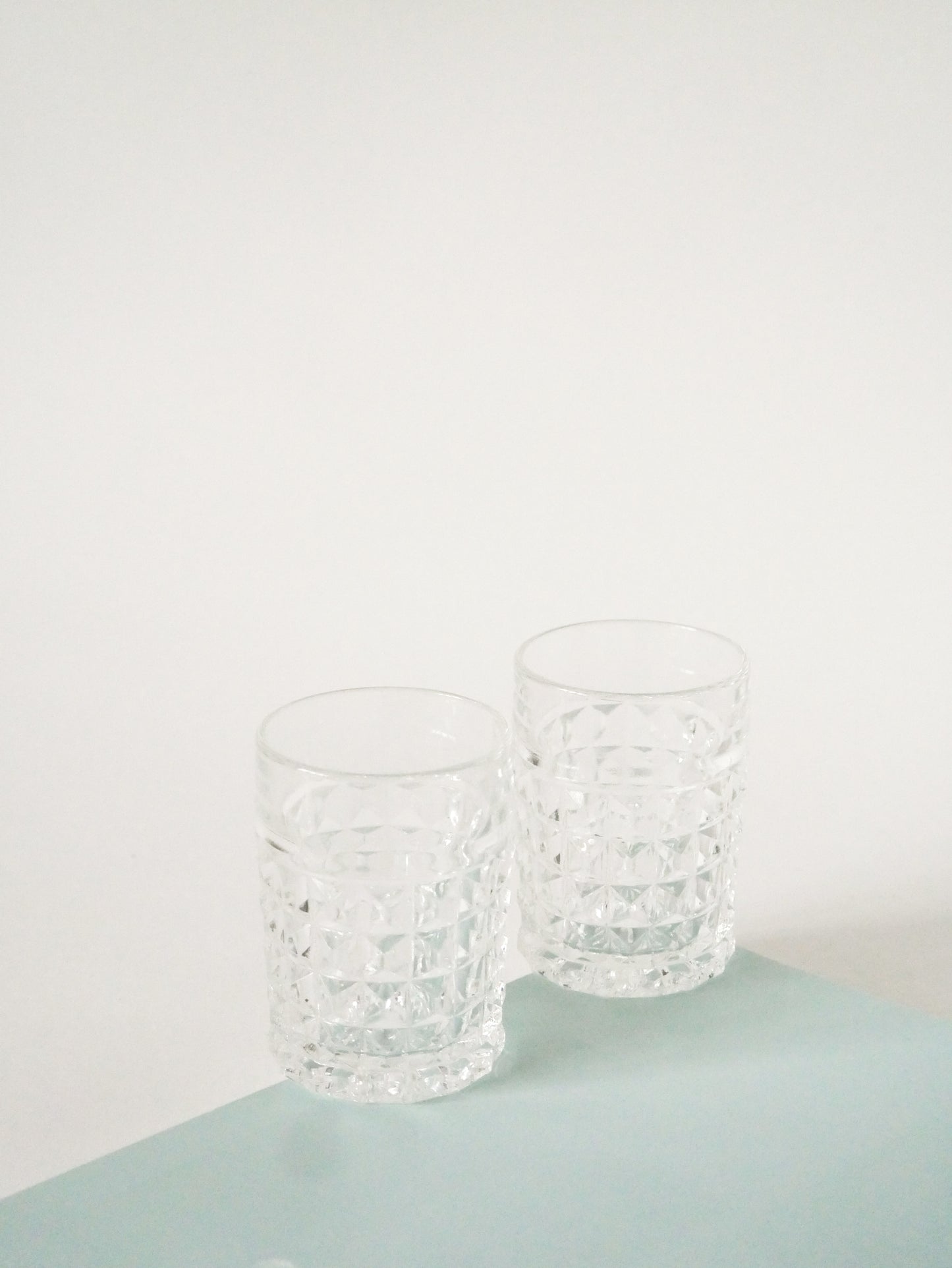 Ensemble de 4 verres à whisky facettés, 1970