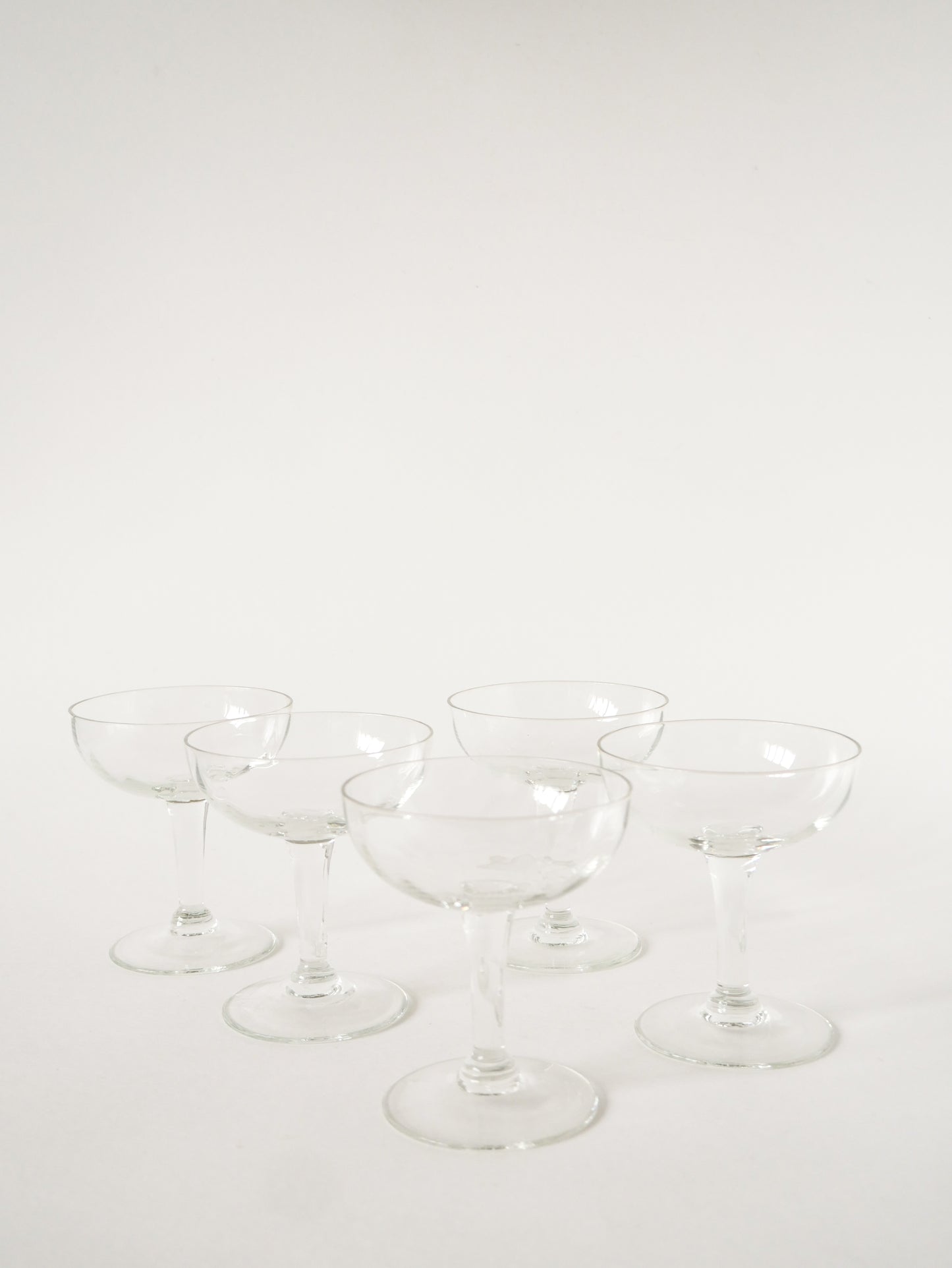 Ensemble de 5 coupes à champagne en cristal facetté, 1960