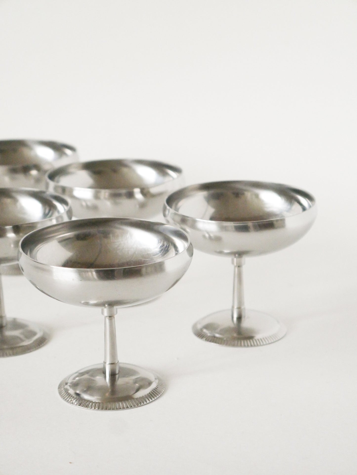 Lot de 6 coupes en inox à pieds hauts, Made in France, Signées Létang Rémy, Design, 1970