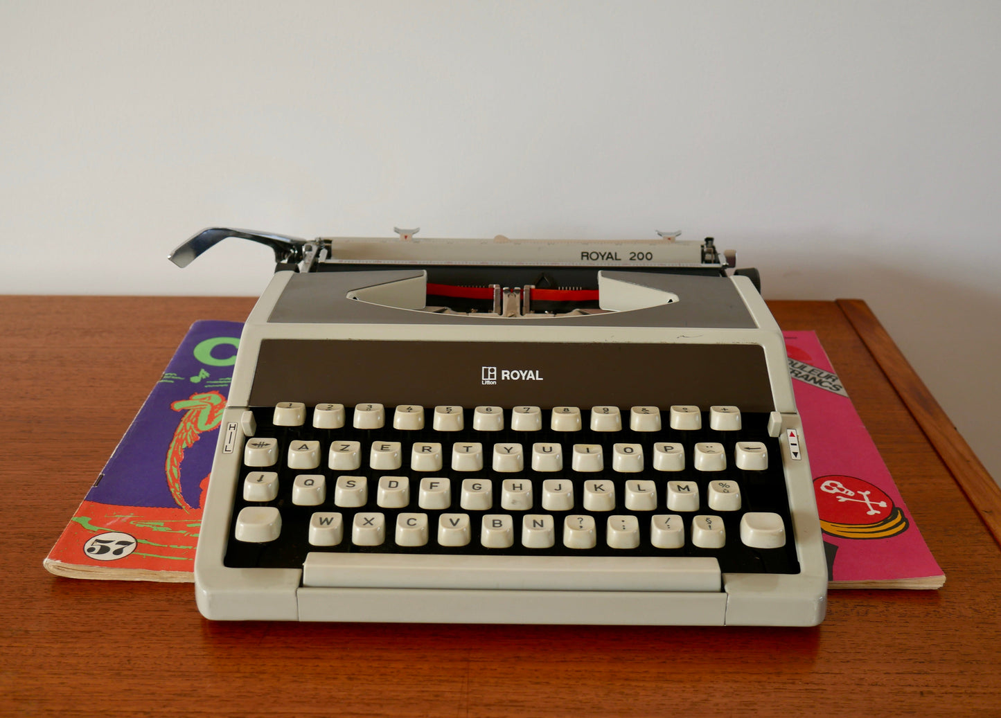 Machine à écrire beige Royal 200 années 70