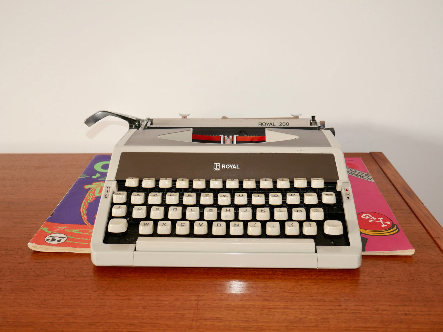 Machine à écrire beige Royal 200 années 70