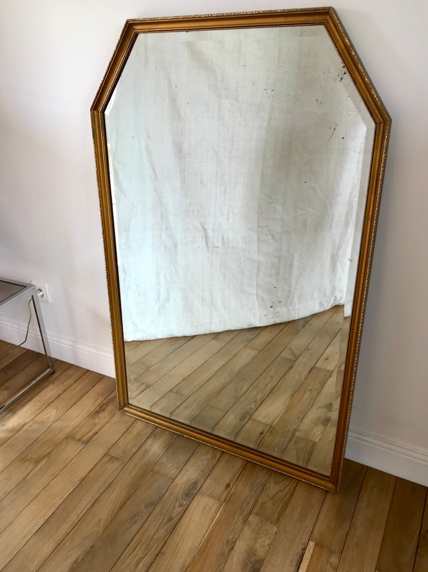 Grand miroir en bois et stuc doré Mid Century Circa 1950